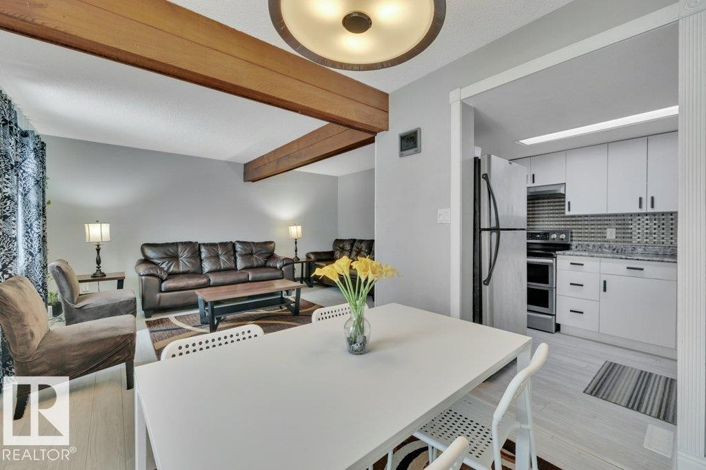 322 Willow Court, Edmonton, AB - Indoor