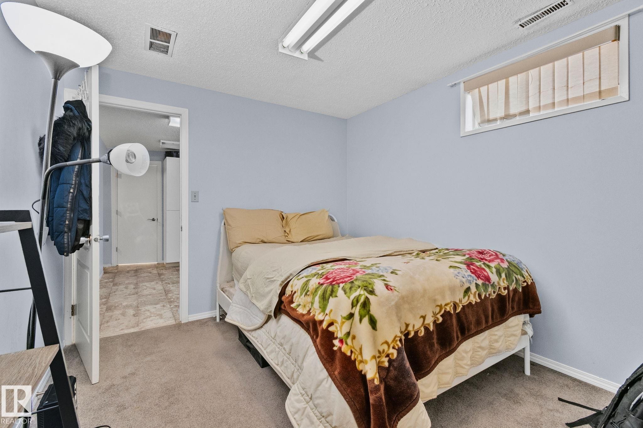 17523 95 Street, Edmonton, AB - Indoor Photo Showing Bedroom
