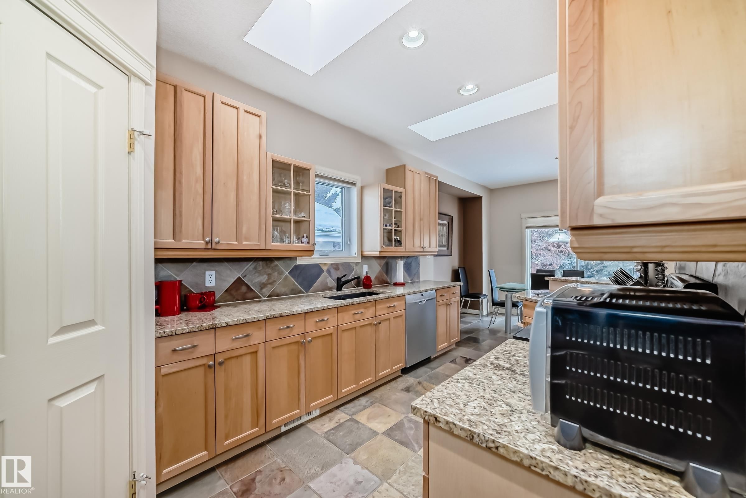 241 Darlington Crescent, Edmonton, AB - Indoor