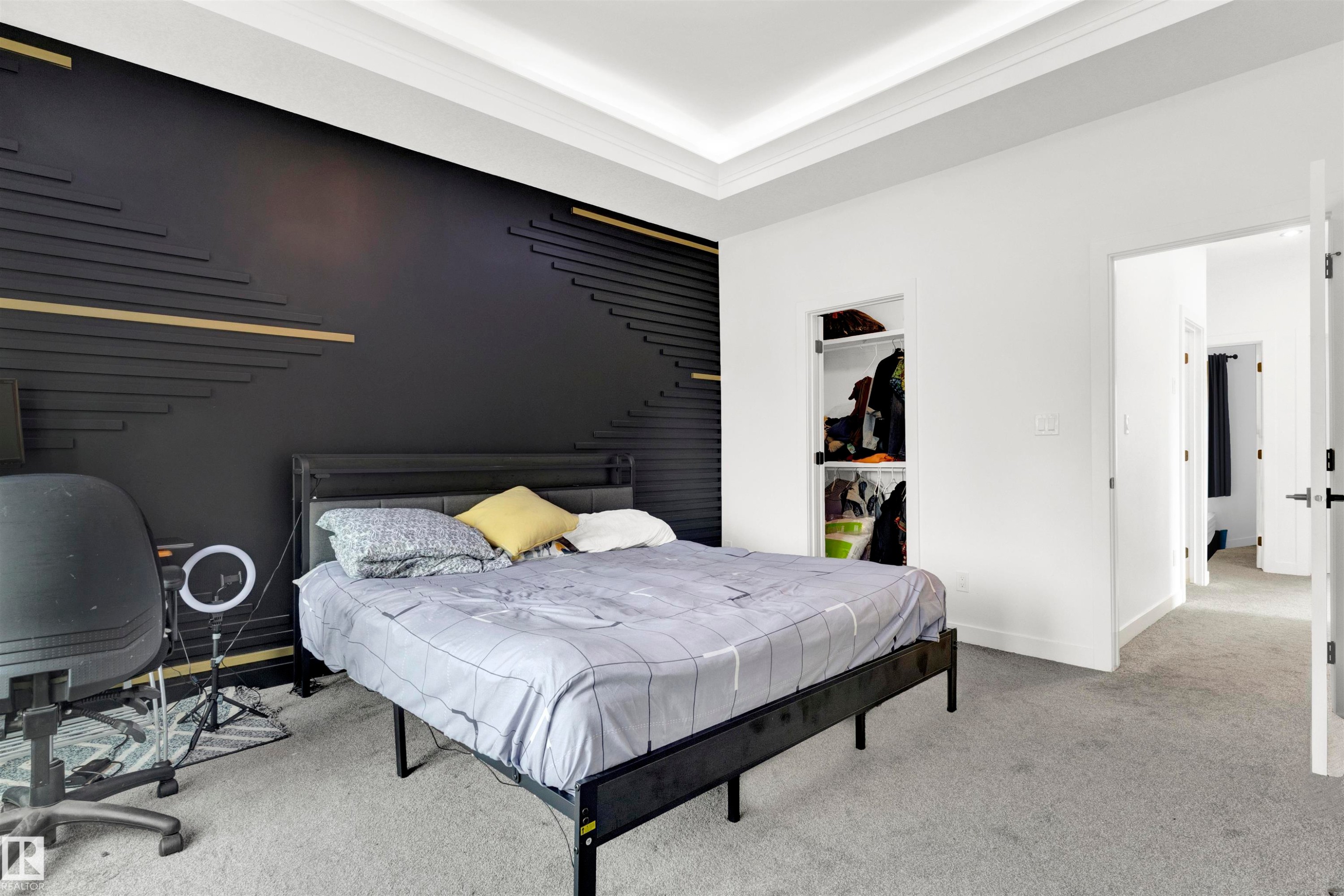 Bedroom featuring carpet flooring and a closet - 9559 85 Street, Edmonton, AB - Indoor Photo Showing Bedroom