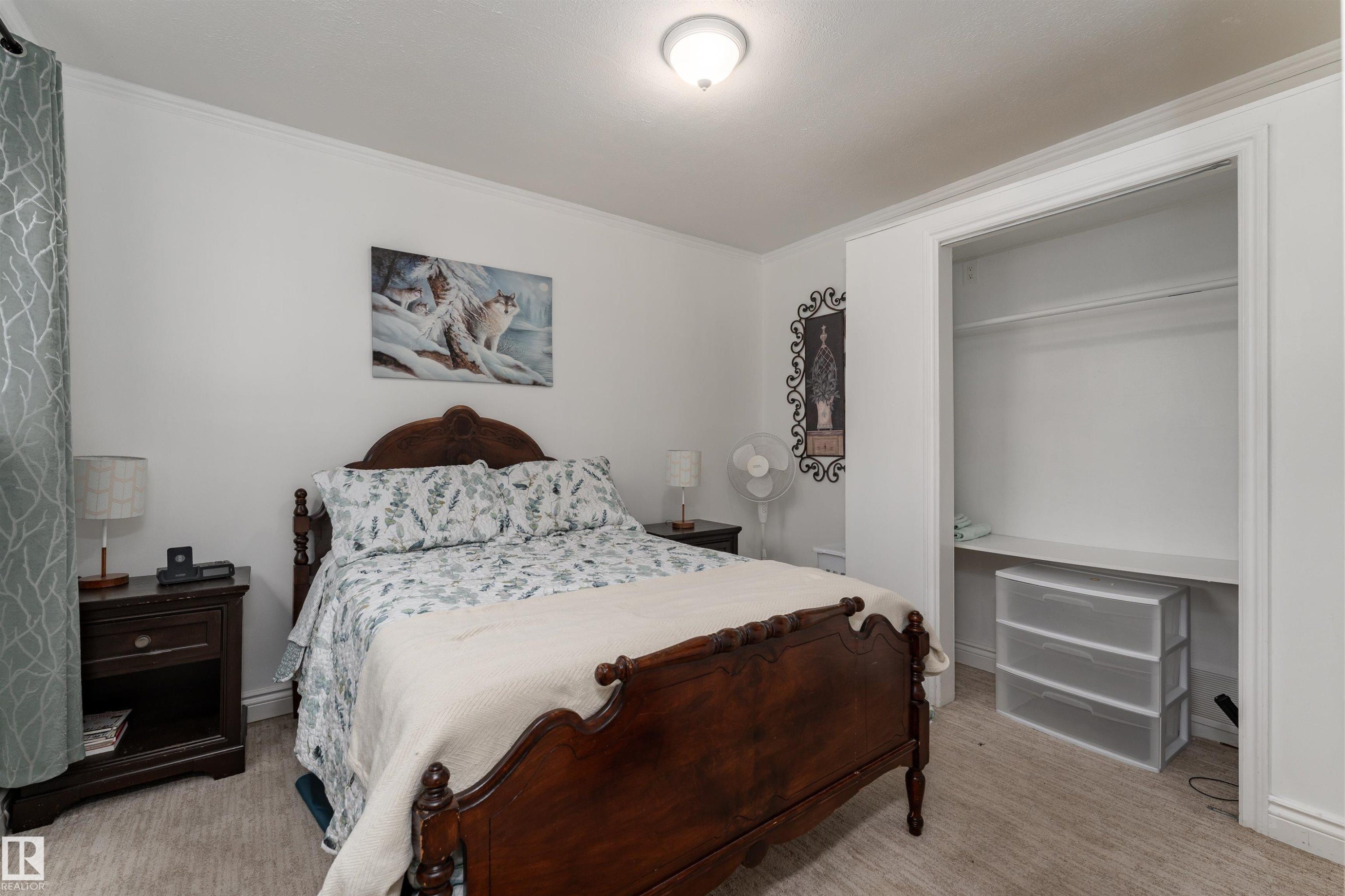 11539 101 Street, Edmonton, AB - Indoor Photo Showing Bedroom