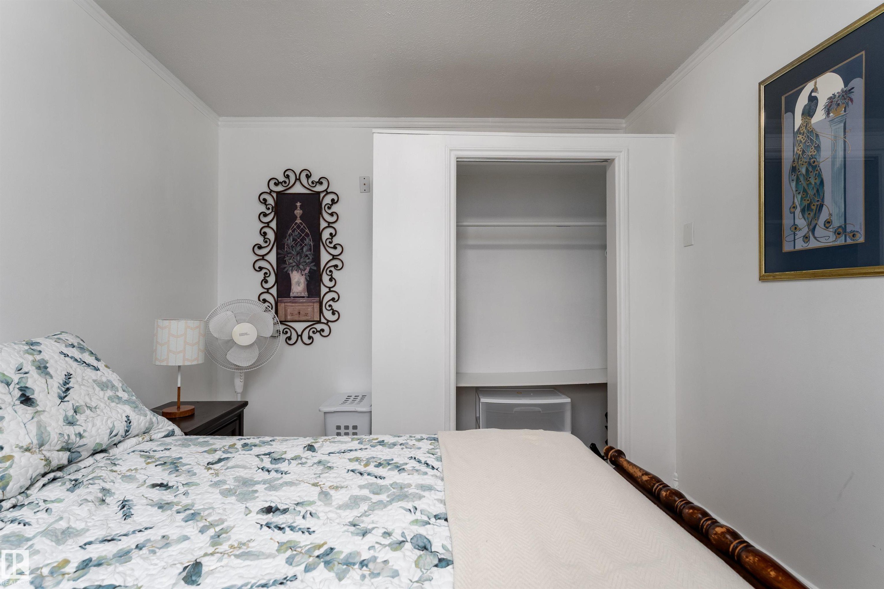 11539 101 Street, Edmonton, AB - Indoor Photo Showing Bedroom