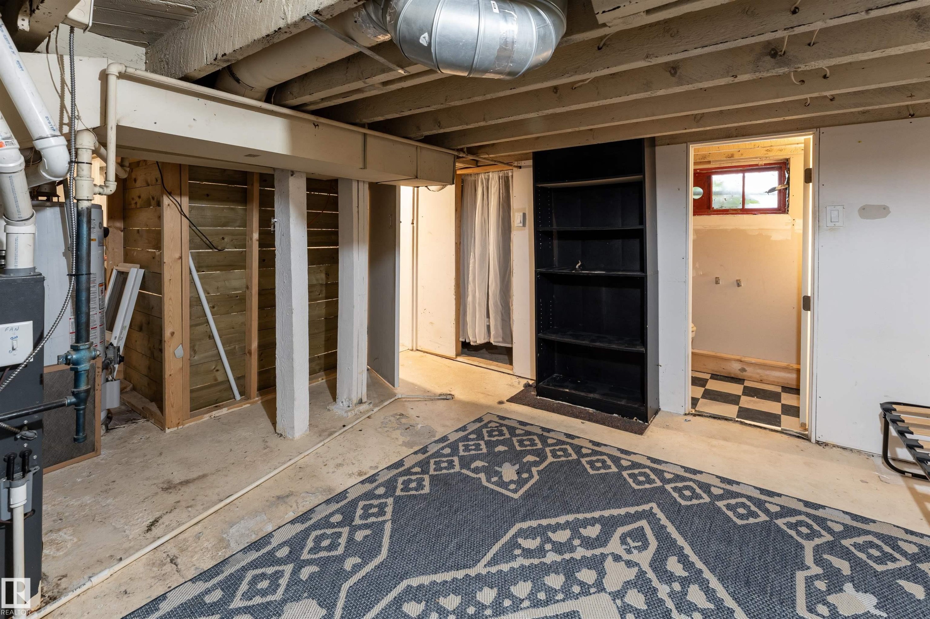 11539 101 Street, Edmonton, AB - Indoor