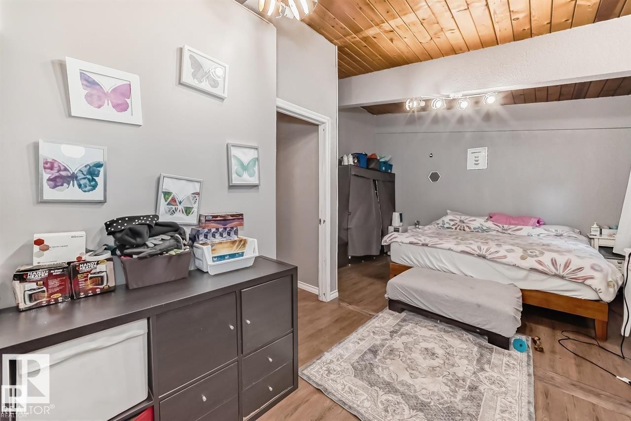 6822 50 Avenue, Rural Lac Ste. Anne County, AB - Indoor Photo Showing Bedroom