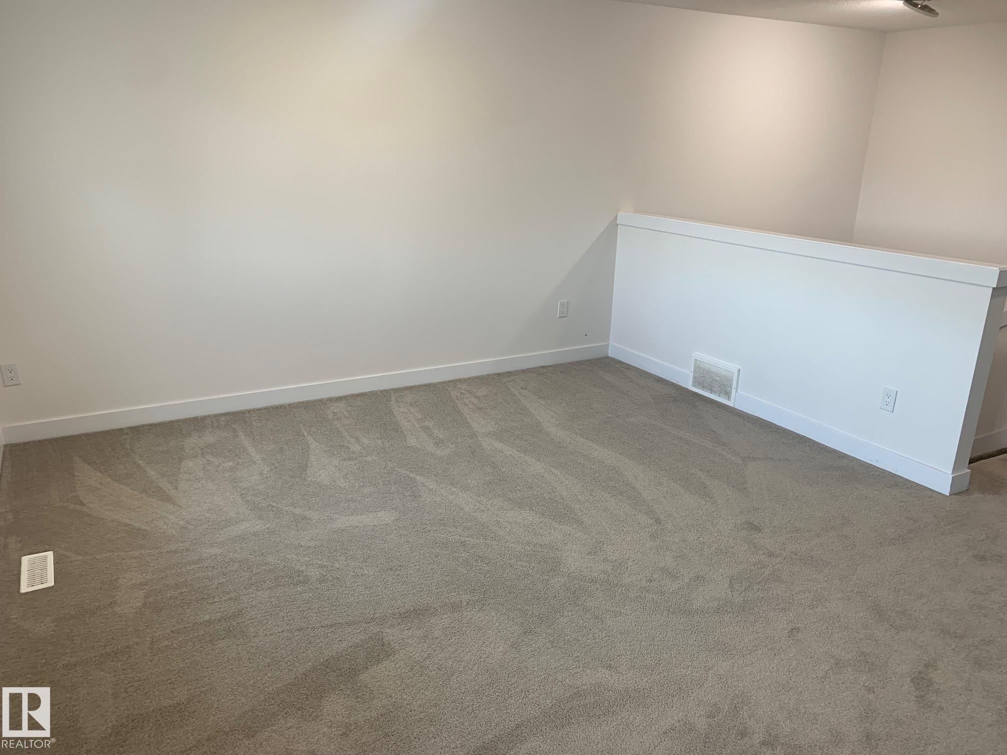 370 Edgemont Road, Edmonton, AB - Indoor Photo Showing Other Room