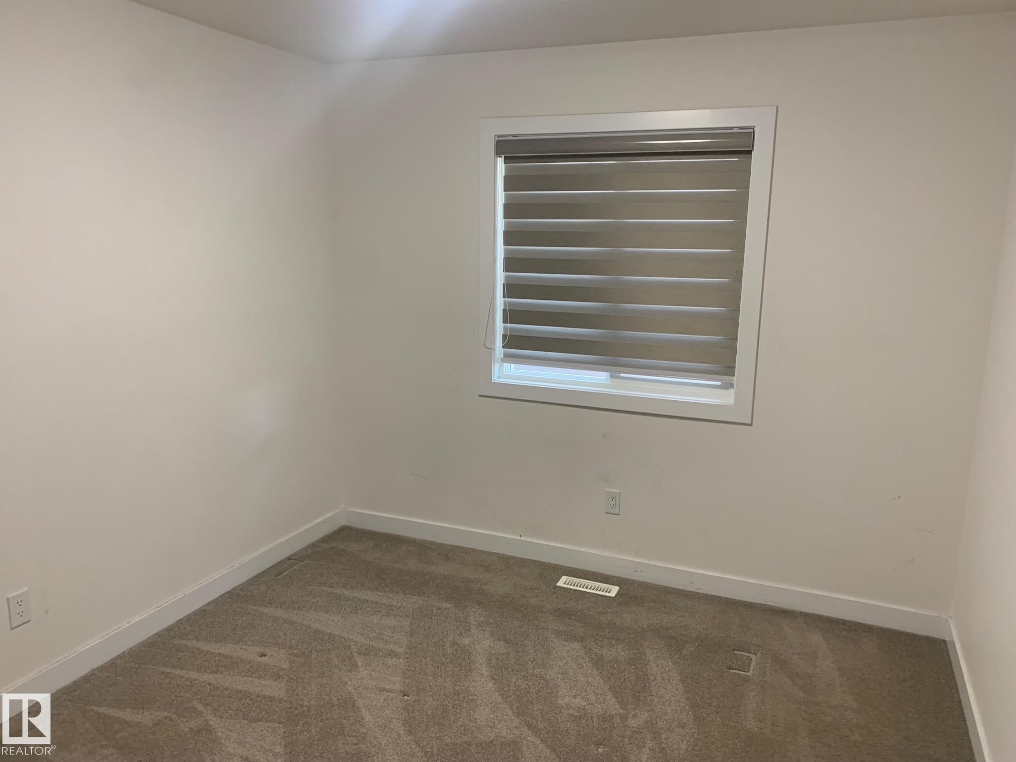 370 Edgemont Road, Edmonton, AB - Indoor Photo Showing Other Room