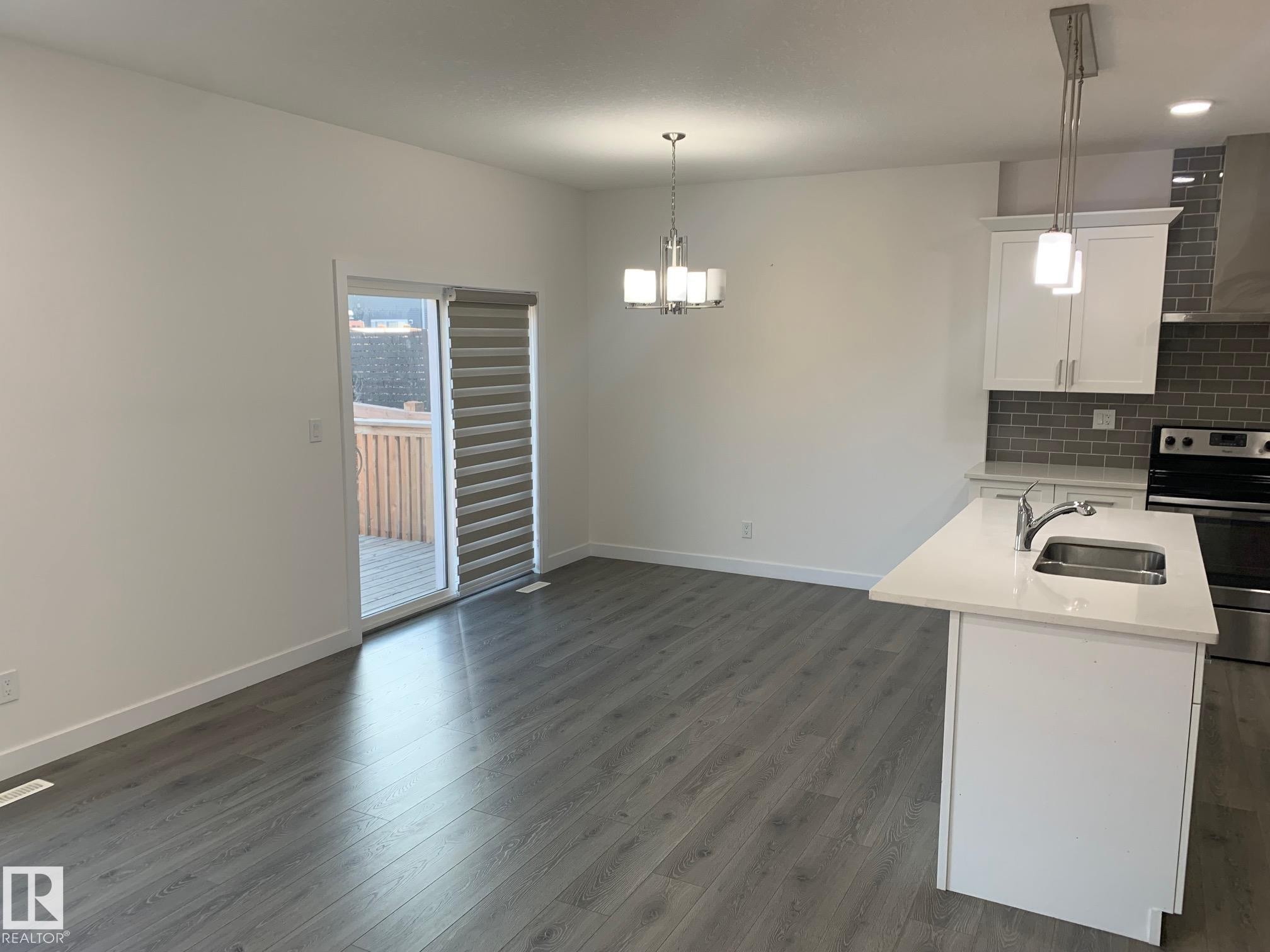 370 Edgemont Road, Edmonton, AB - Indoor Photo Showing Kitchen With Double Sink