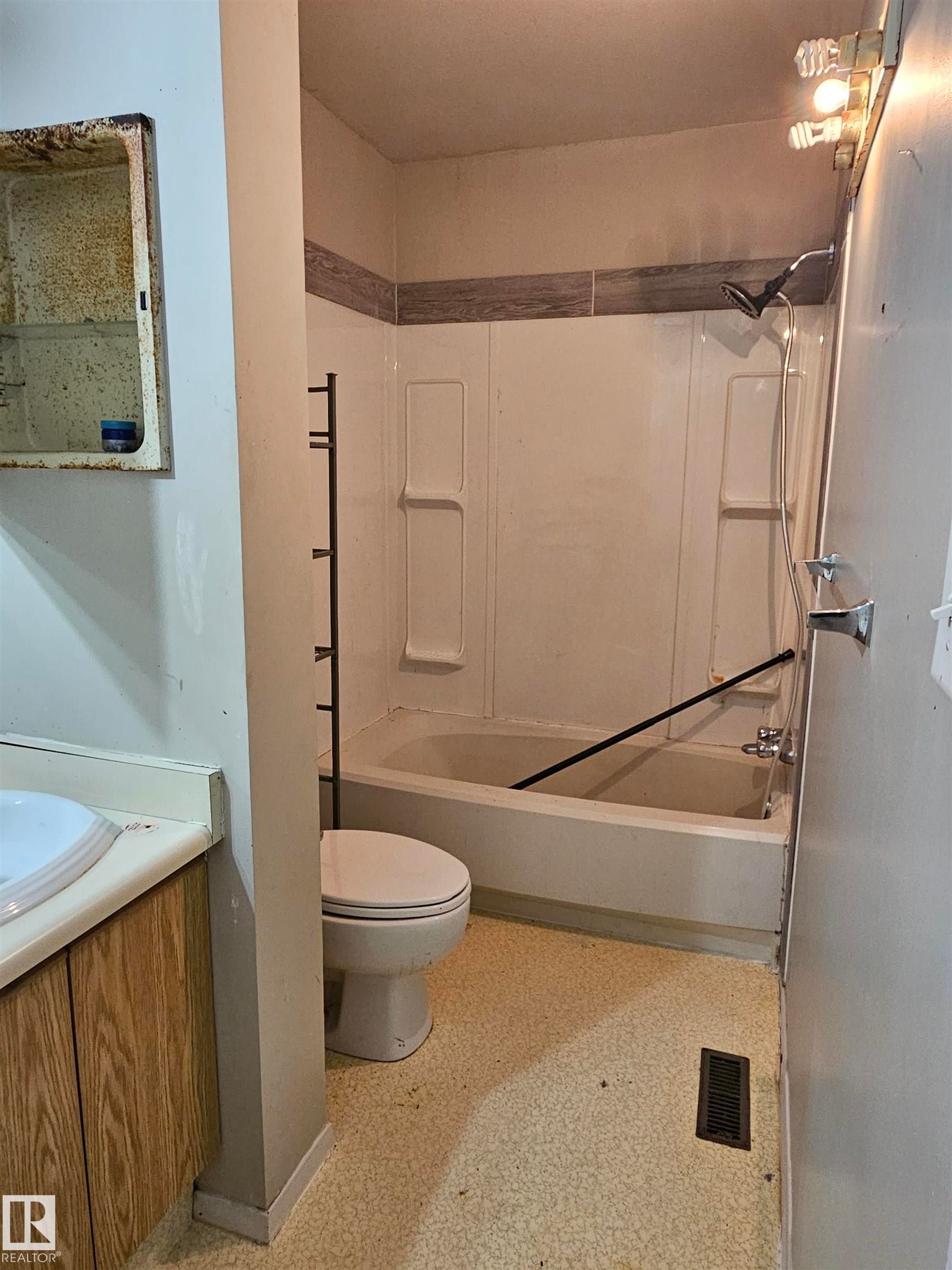 37 1415 62 Street, Edmonton, AB - Indoor Photo Showing Bathroom