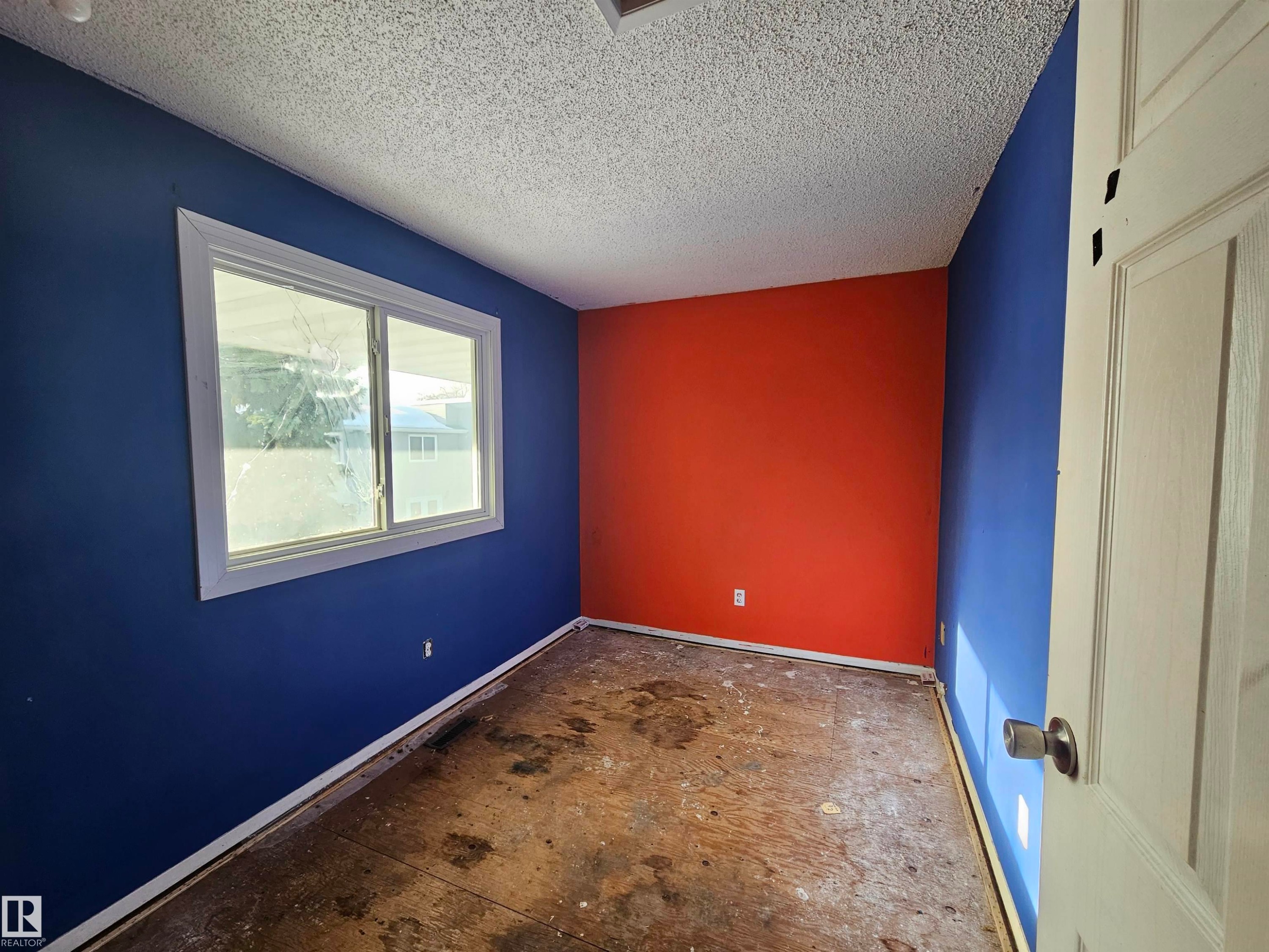 37 1415 62 Street, Edmonton, AB - Indoor Photo Showing Other Room