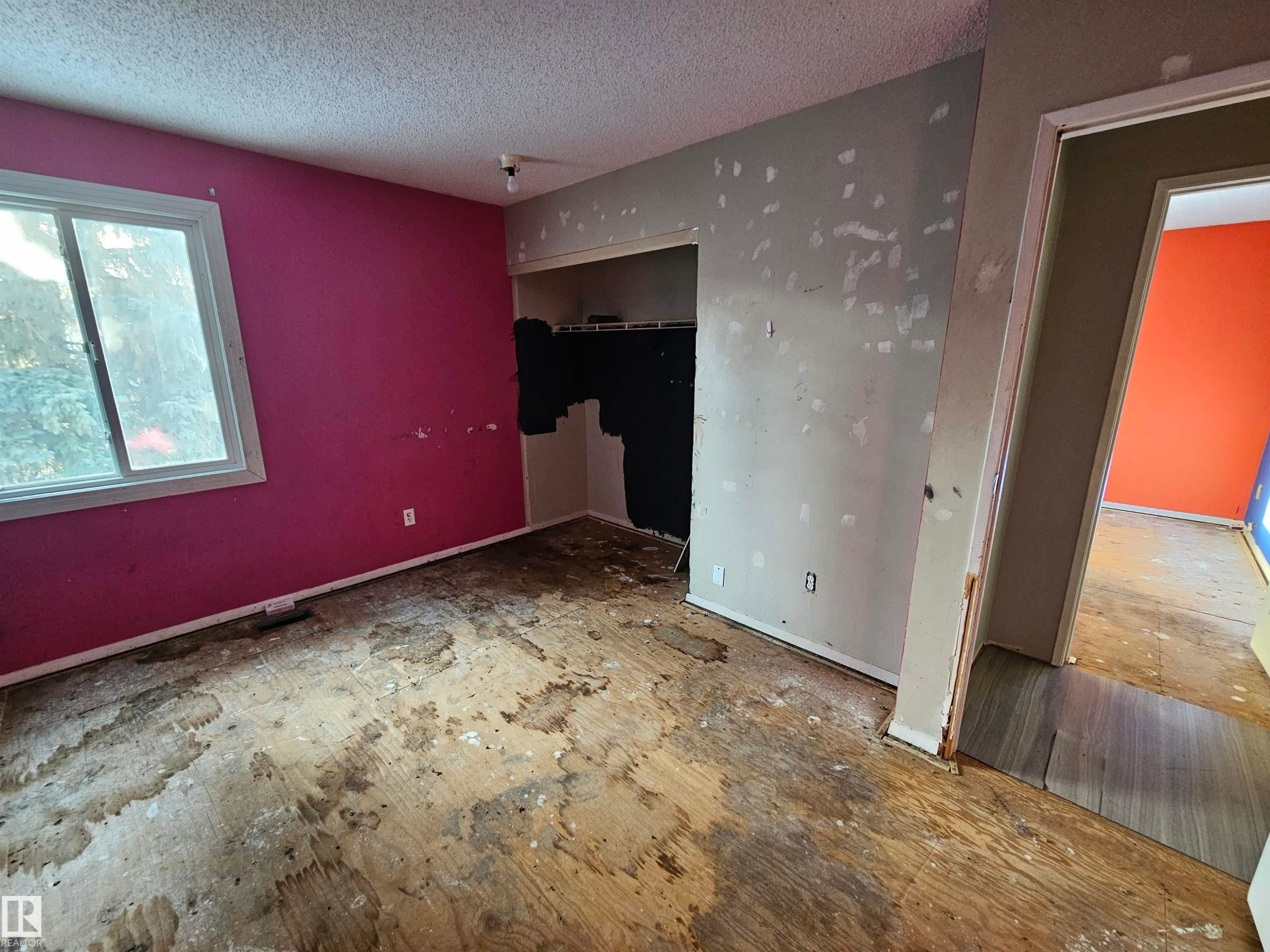 37 1415 62 Street, Edmonton, AB - Indoor Photo Showing Other Room