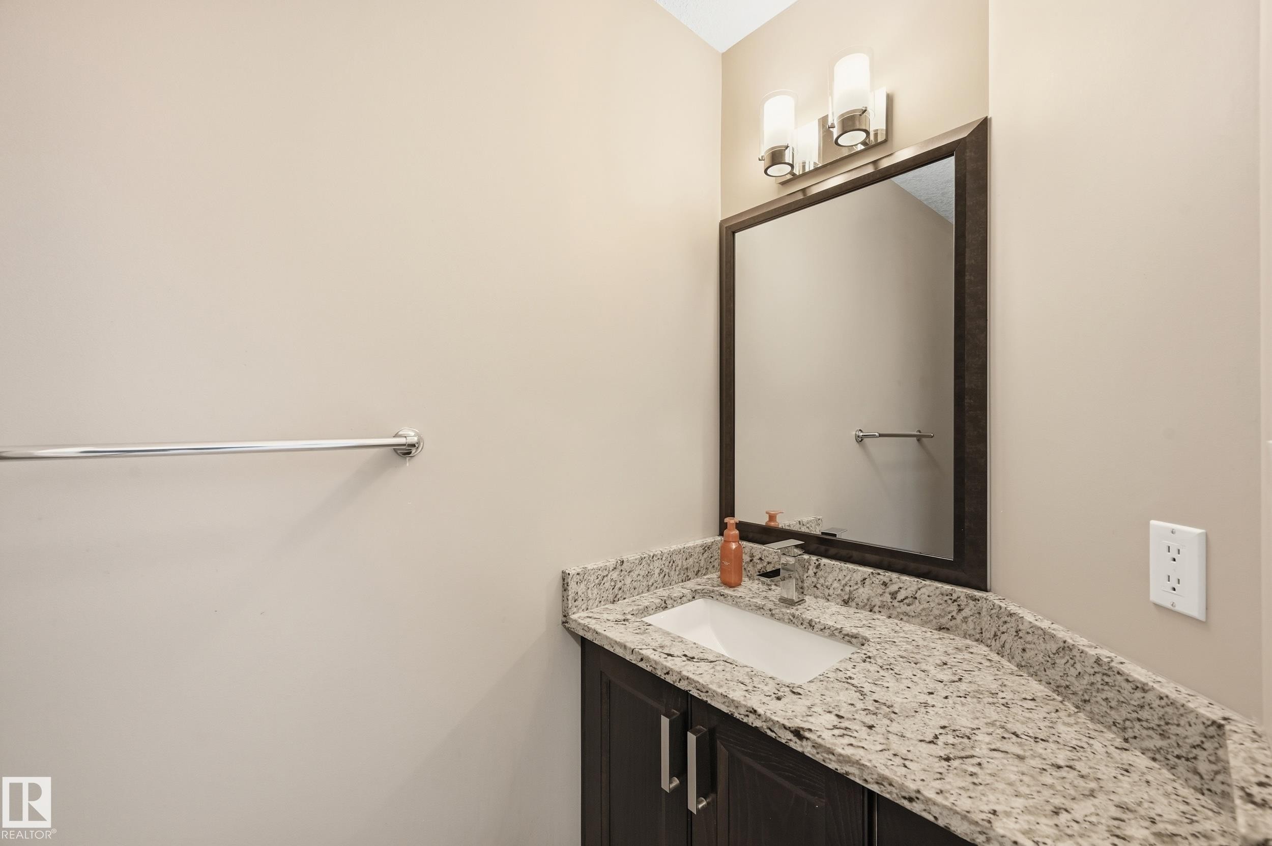 Bathroom with vanity - 5978 167C Avenue, Edmonton, AB - Indoor Photo Showing Bathroom