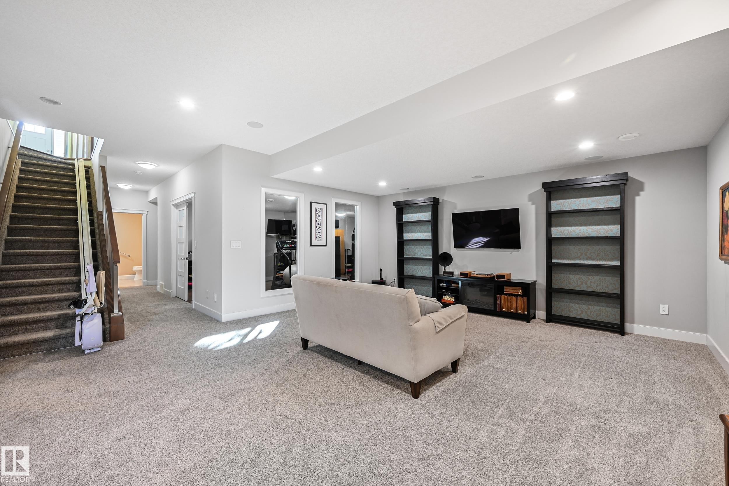 1 7570 May Common, Edmonton, AB - Indoor