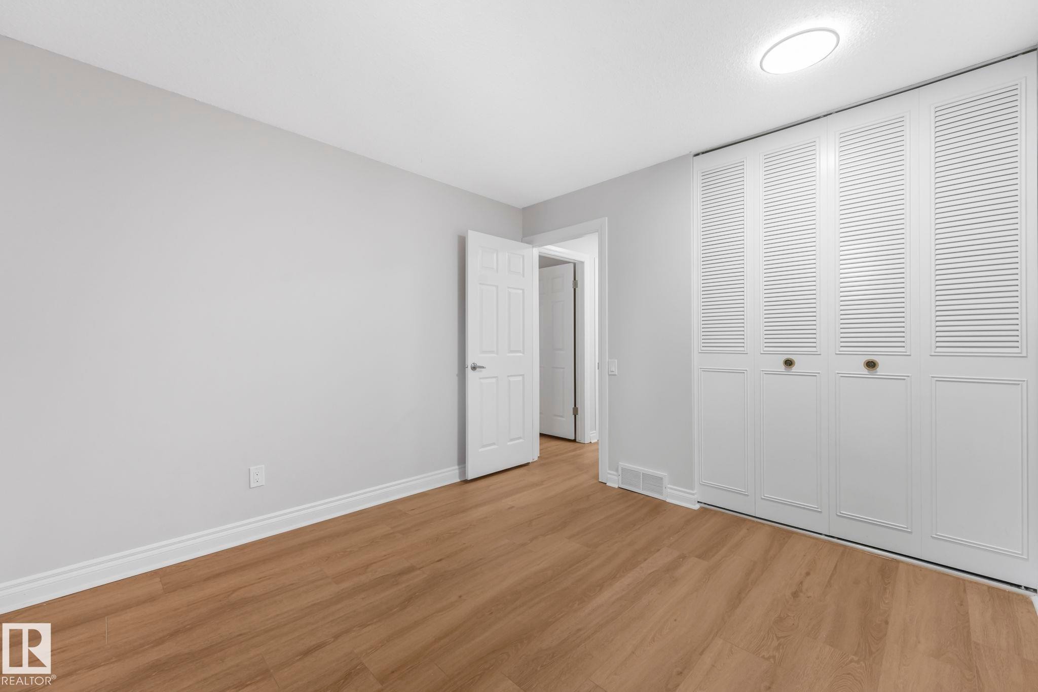 70 Hearthstone, Edmonton, AB - Indoor Photo Showing Other Room