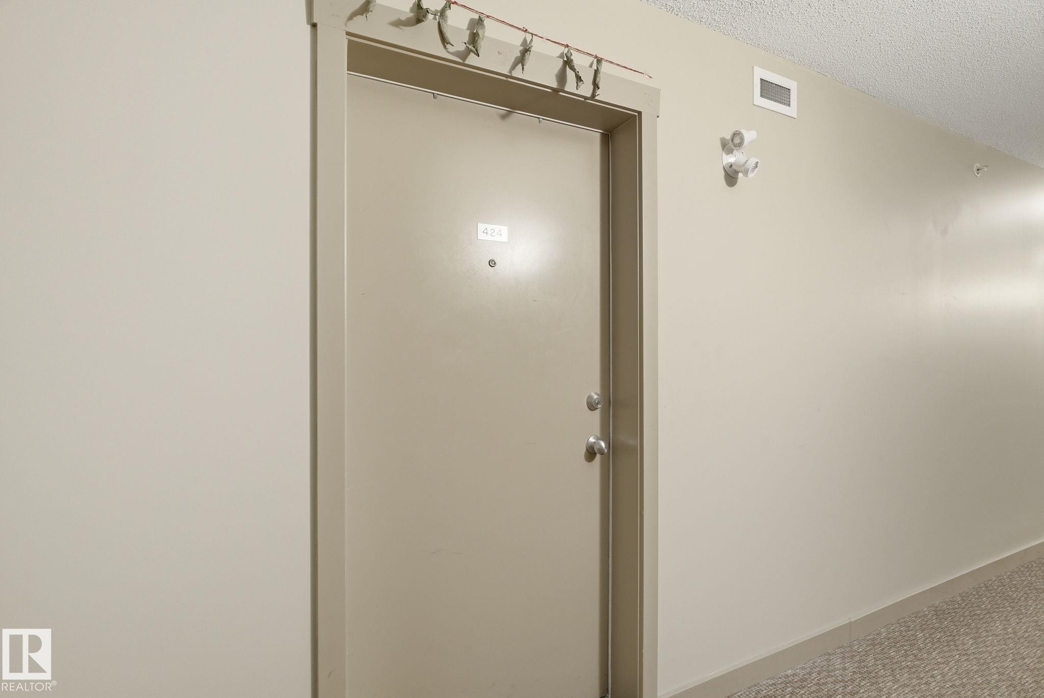 Entrance to property - 424 1510 Watt Drive, Edmonton, AB - Indoor Photo Showing Other Room