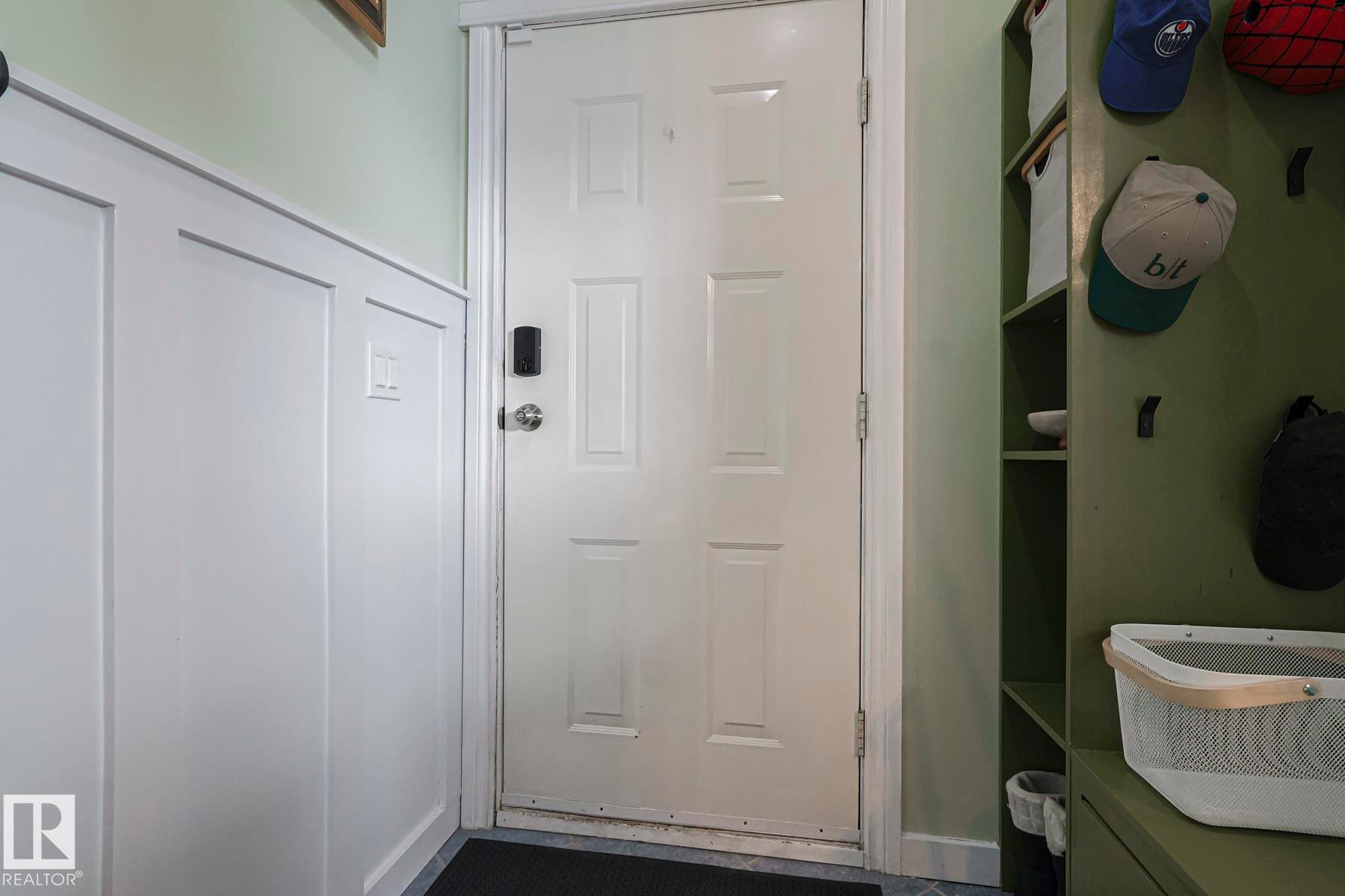 View of doorway - 192 Dunluce Road, Edmonton, AB - Indoor Photo Showing Other Room
