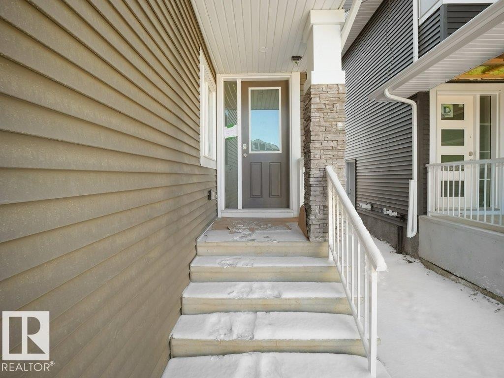 3310 Chickadee Dr, Edmonton, AB - Outdoor With Exterior