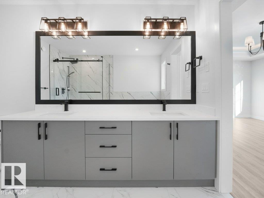3310 Chickadee Dr, Edmonton, AB - Indoor Photo Showing Bathroom