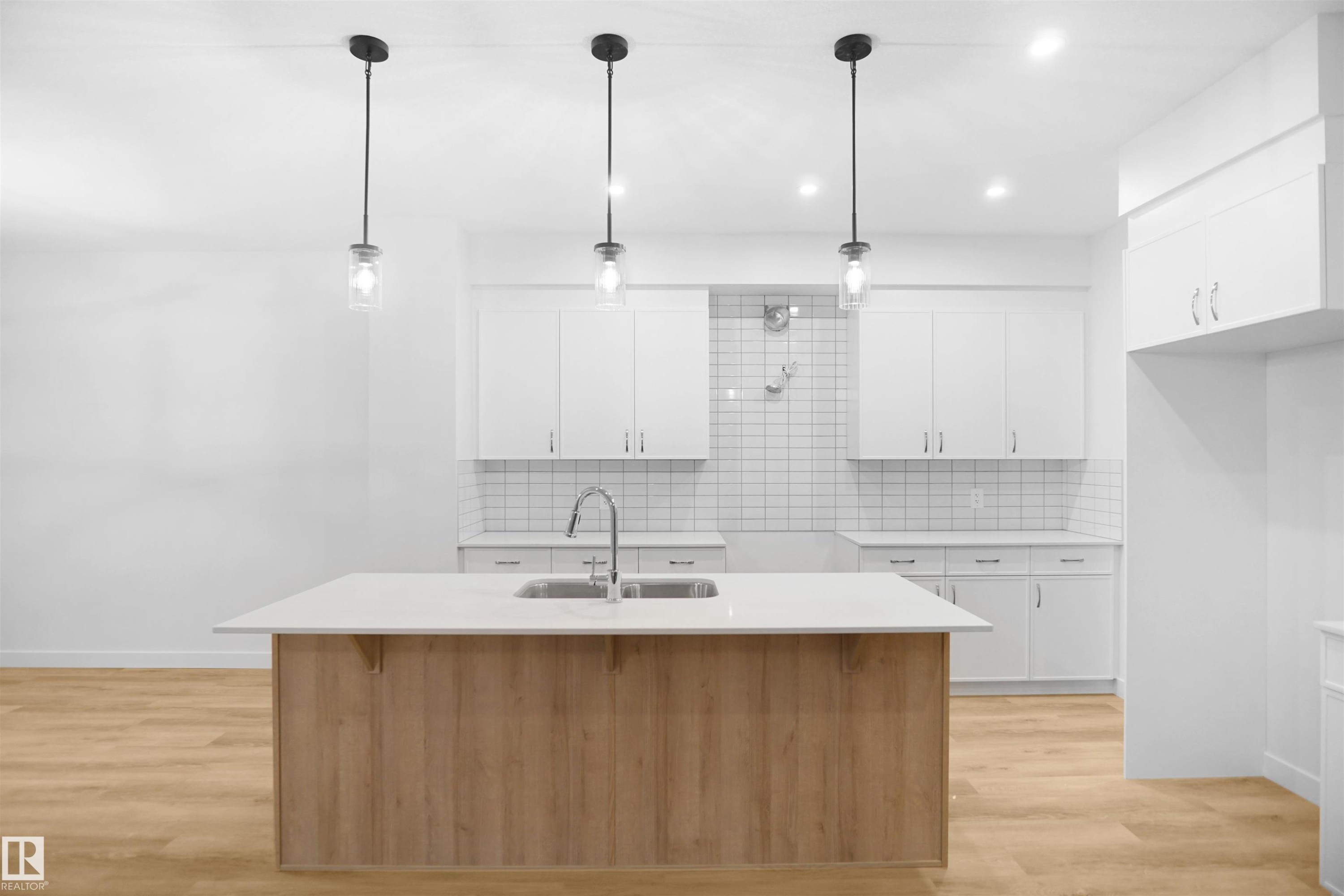 87 Jubilation Drive, St. Albert, AB - Indoor Photo Showing Kitchen With Upgraded Kitchen