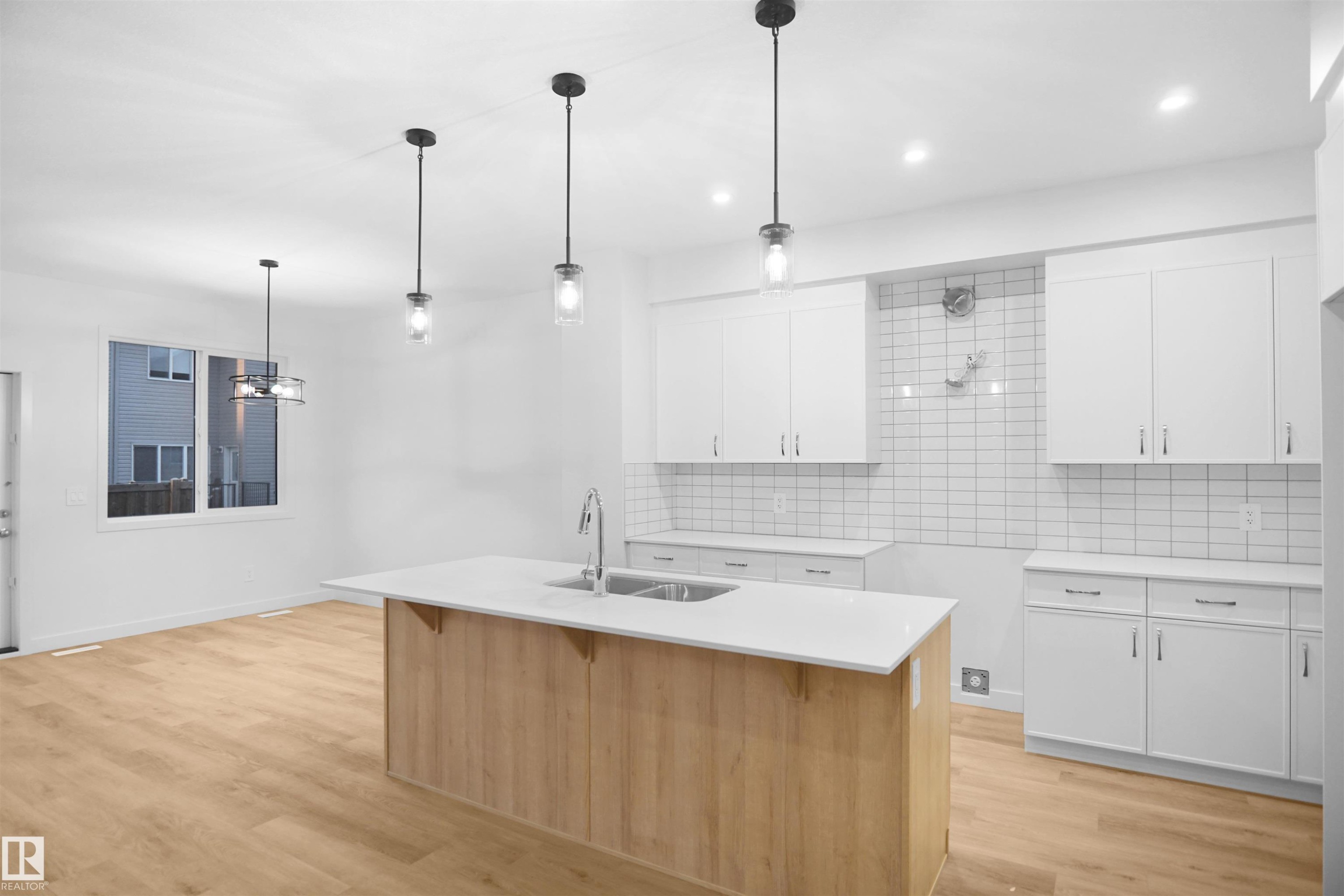 87 Jubilation Drive, St. Albert, AB - Indoor Photo Showing Kitchen With Double Sink With Upgraded Kitchen