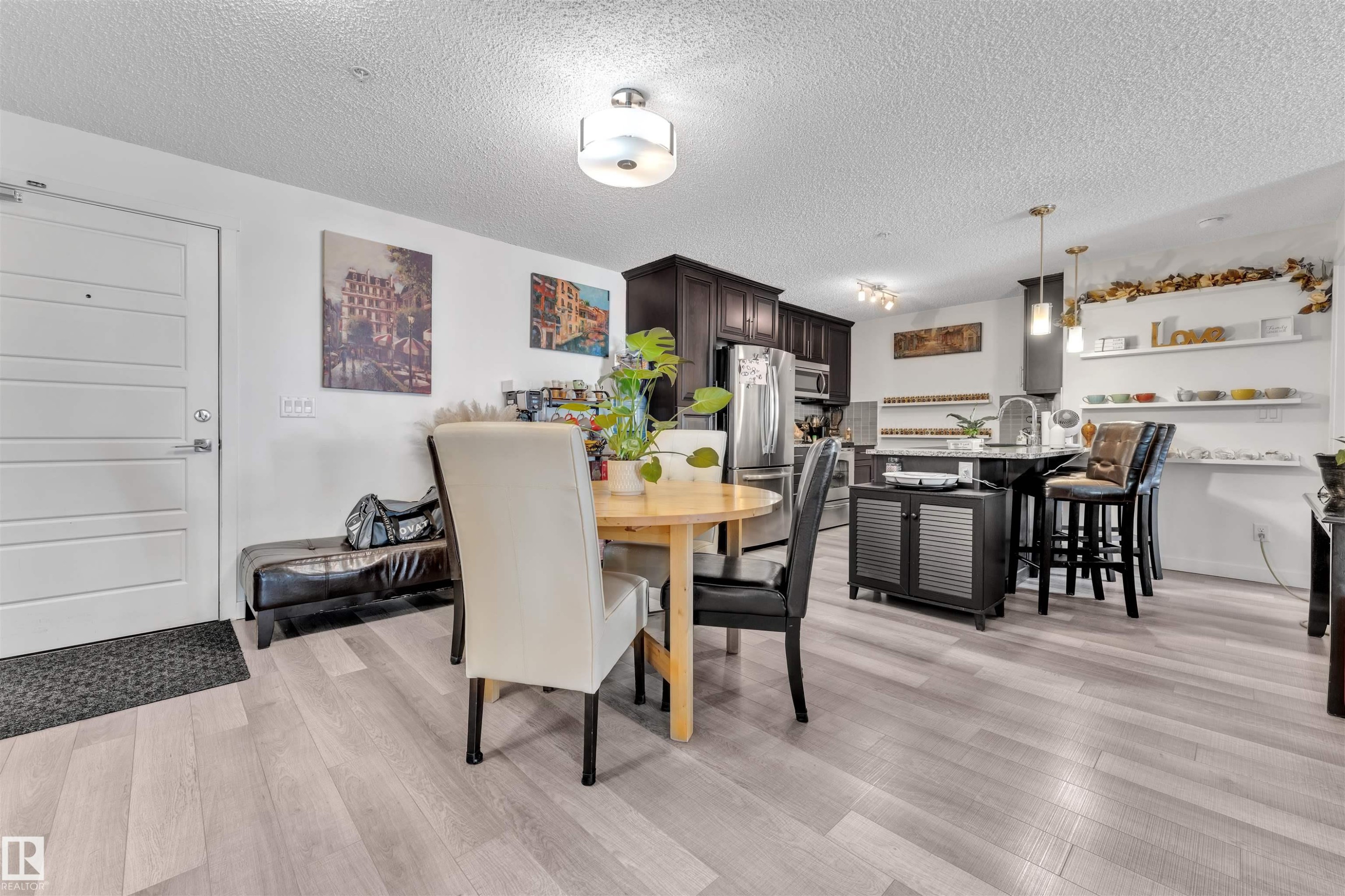228 6076 Schonsee Way, Edmonton, AB - Indoor Photo Showing Dining Room