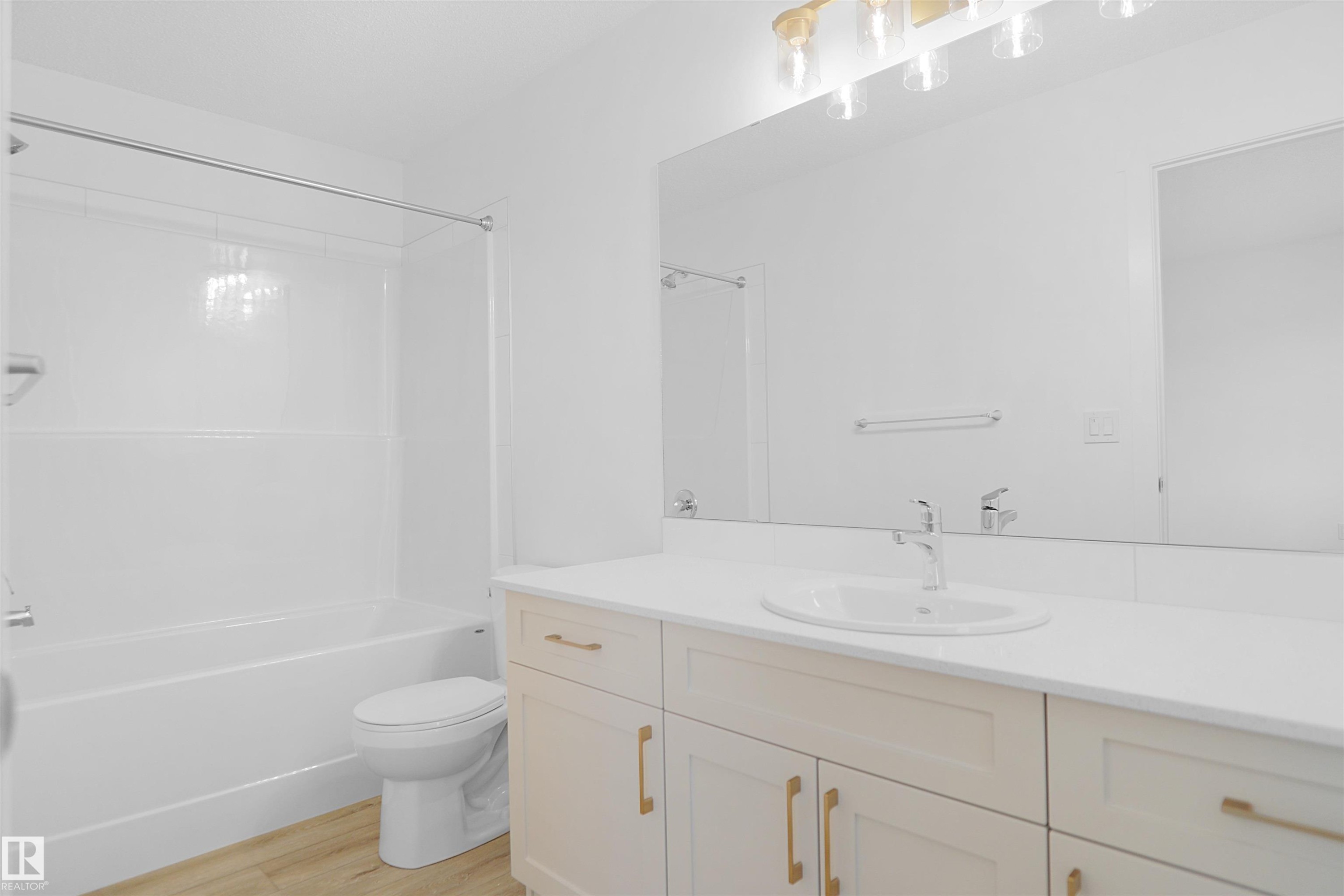 1277 Keswick Drive, Edmonton, AB - Indoor Photo Showing Bathroom