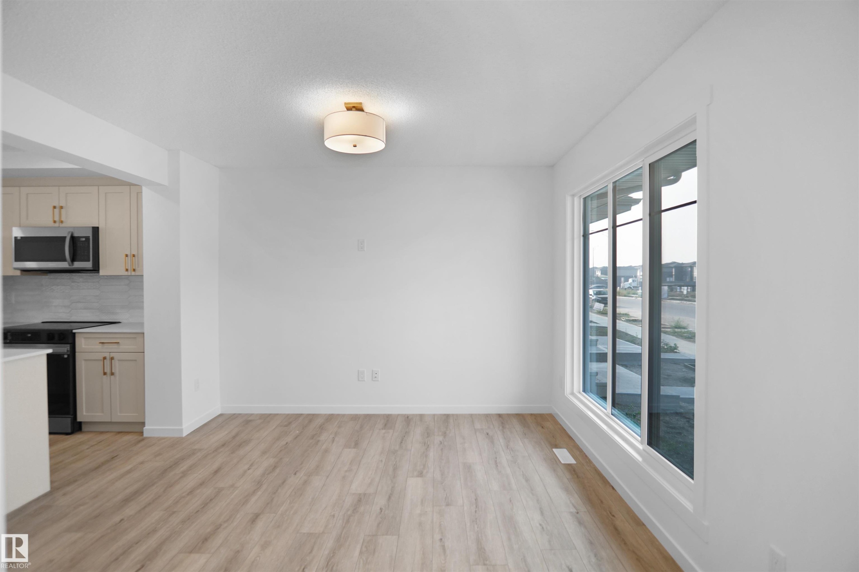 1277 Keswick Drive, Edmonton, AB - Indoor Photo Showing Kitchen