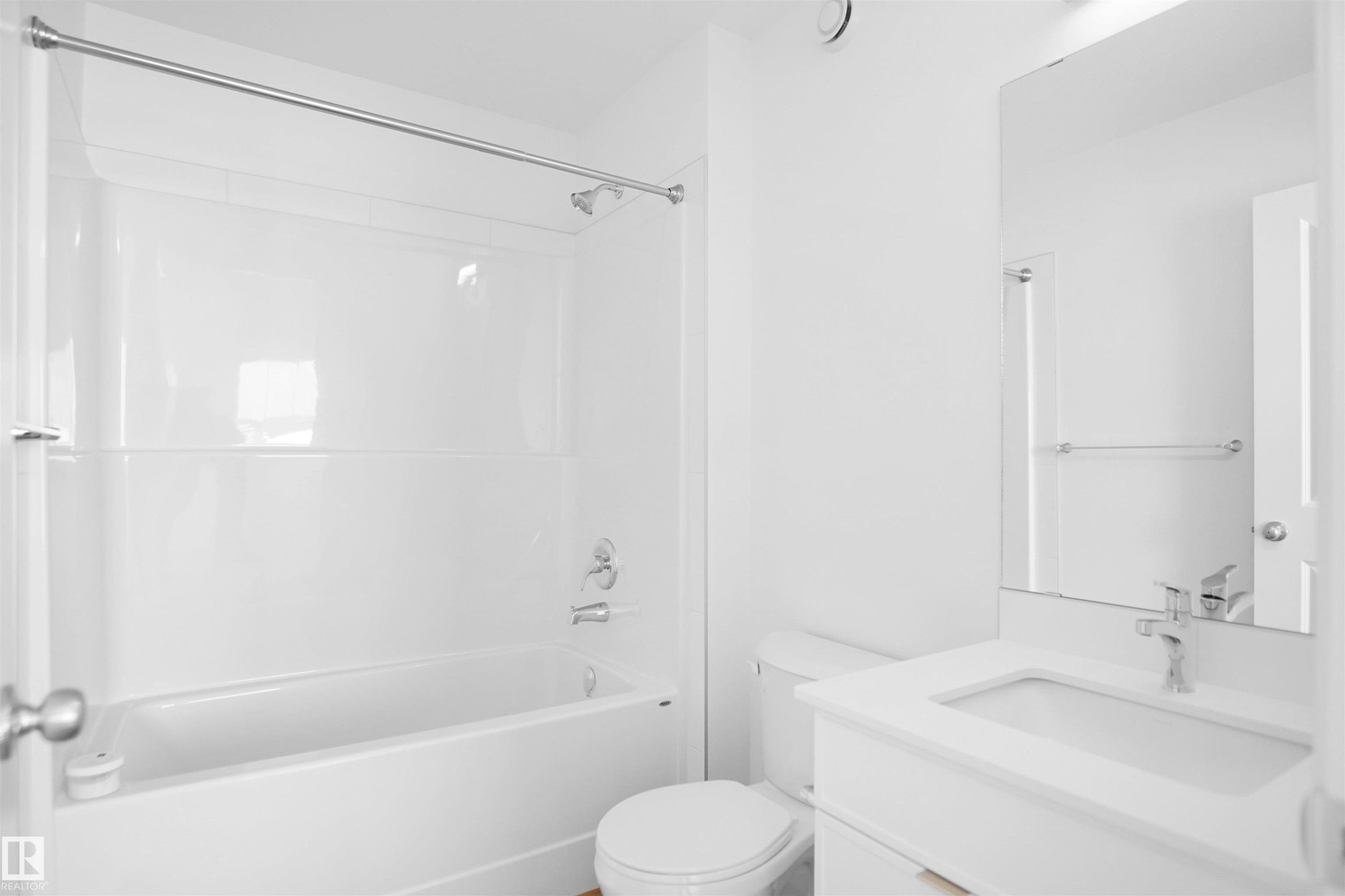 27 531 Merlin Landing, Edmonton, AB - Indoor Photo Showing Bathroom