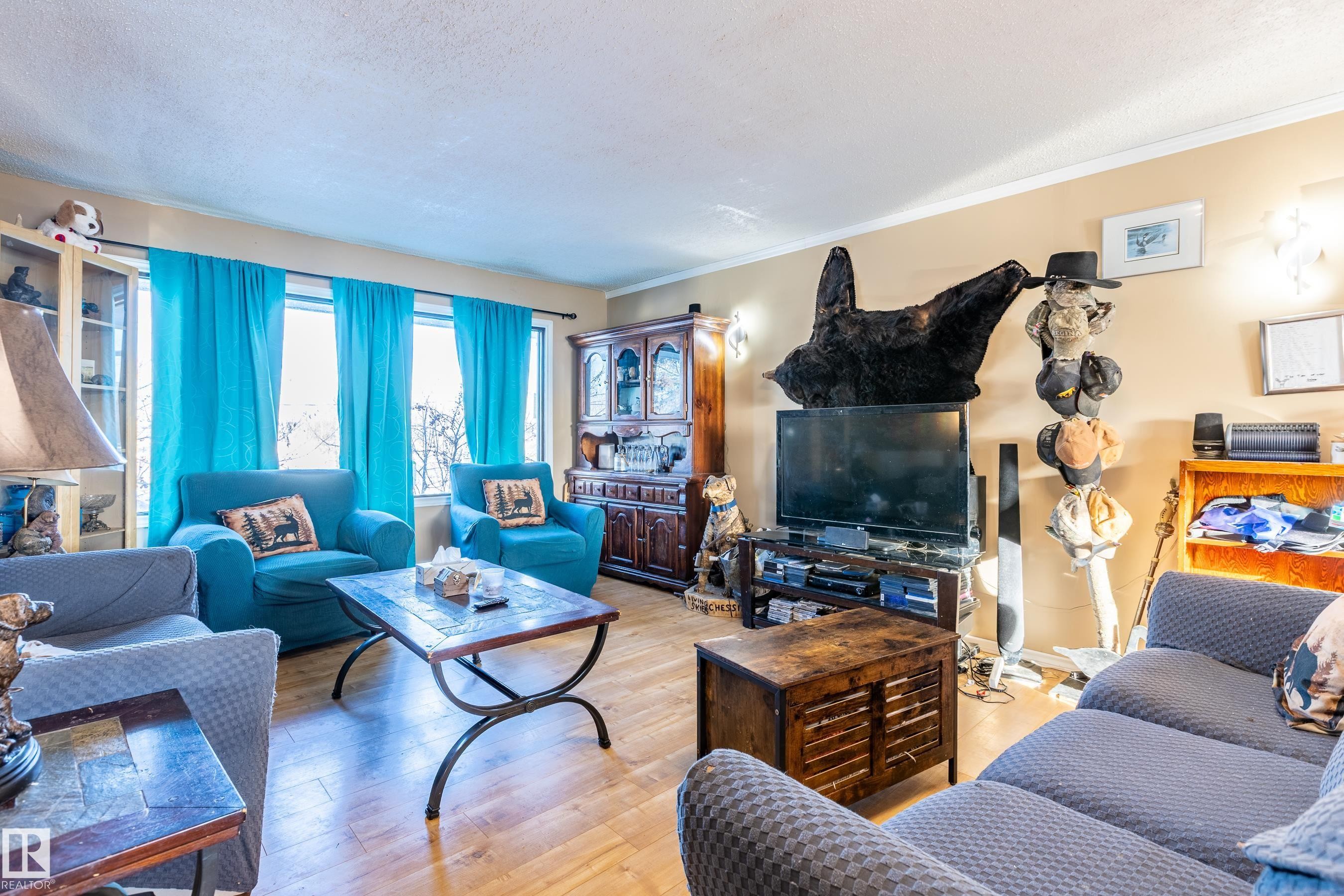 8 Fourth Street, Duffield, AB - Indoor Photo Showing Living Room