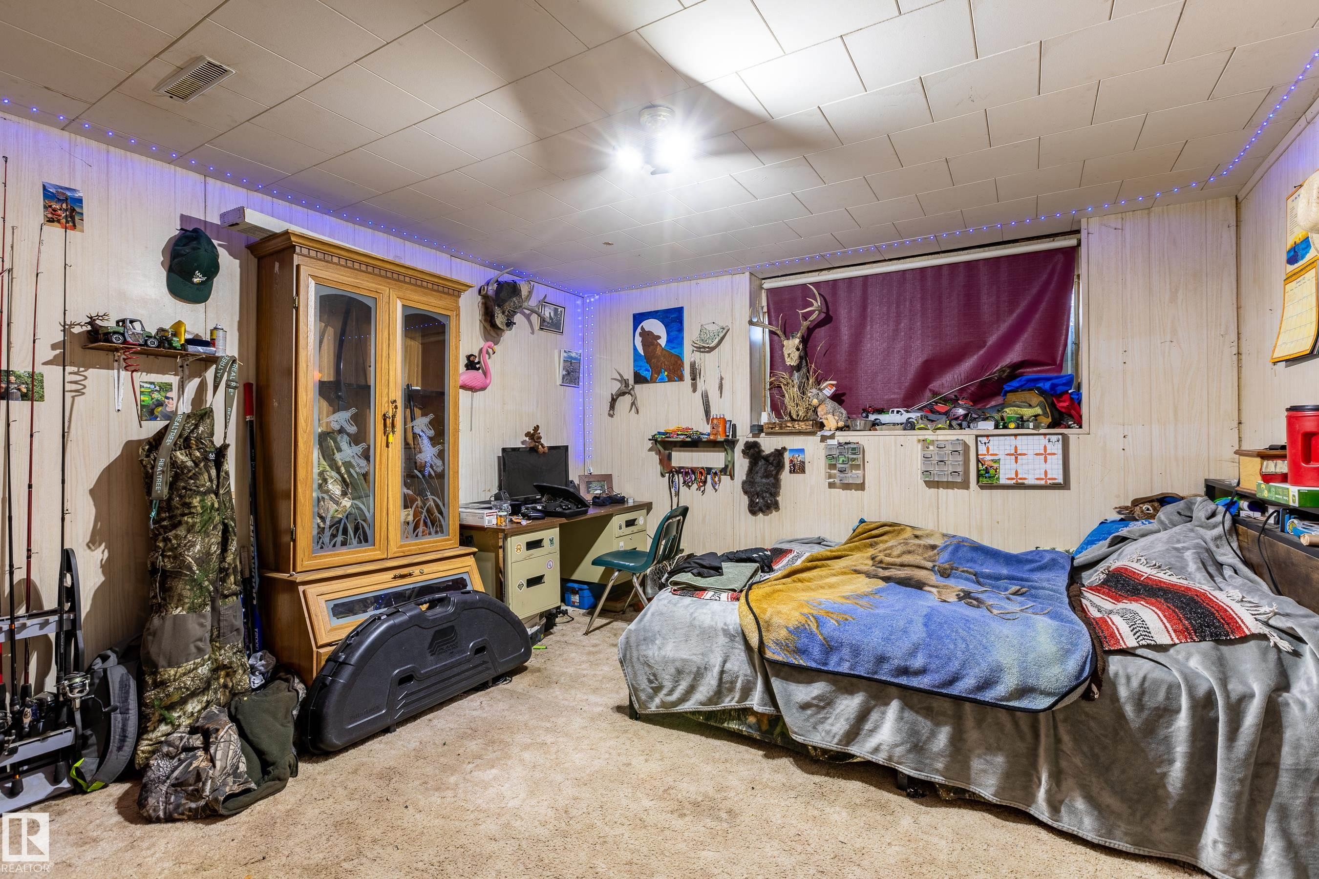 8 Fourth Street, Duffield, AB - Indoor Photo Showing Bedroom