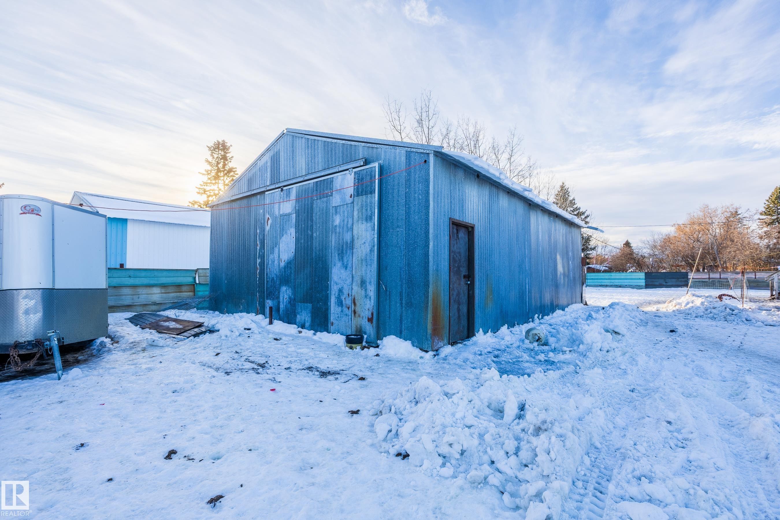 8 Fourth Street, Duffield, AB - Outdoor