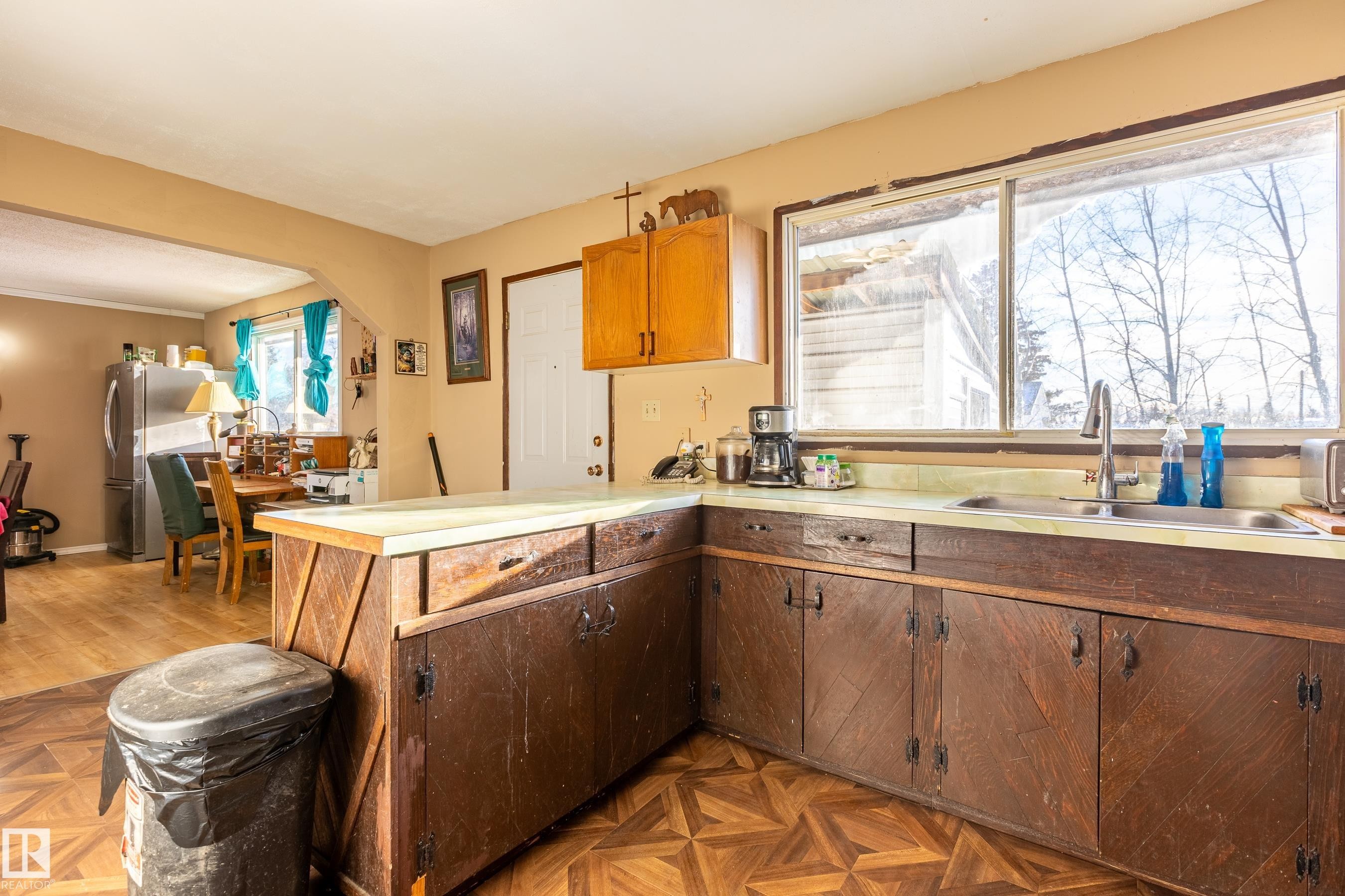 8 Fourth Street, Duffield, AB - Indoor Photo Showing Kitchen
