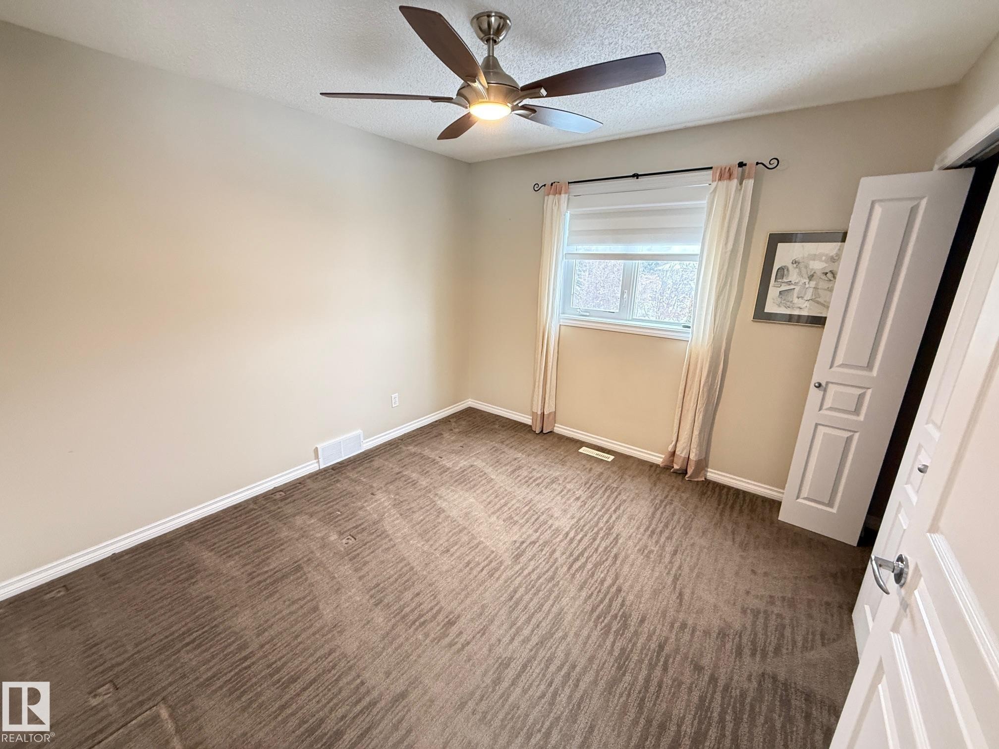 223 Ormsby Road East, Edmonton, AB - Indoor Photo Showing Other Room