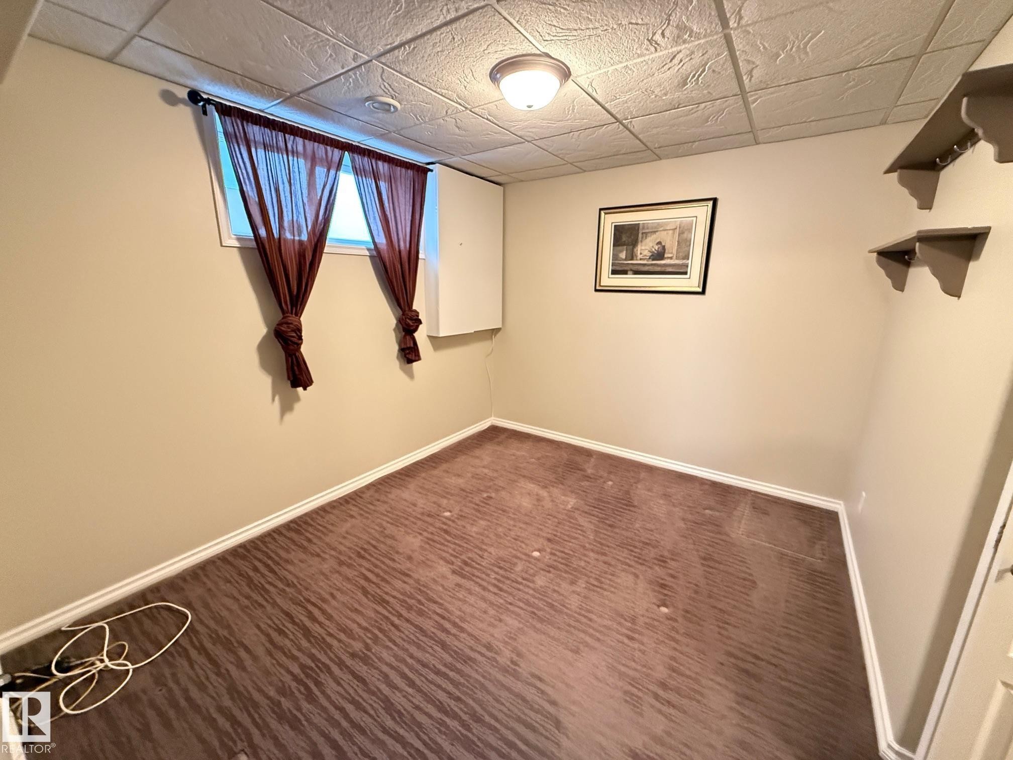 223 Ormsby Road East, Edmonton, AB - Indoor Photo Showing Other Room