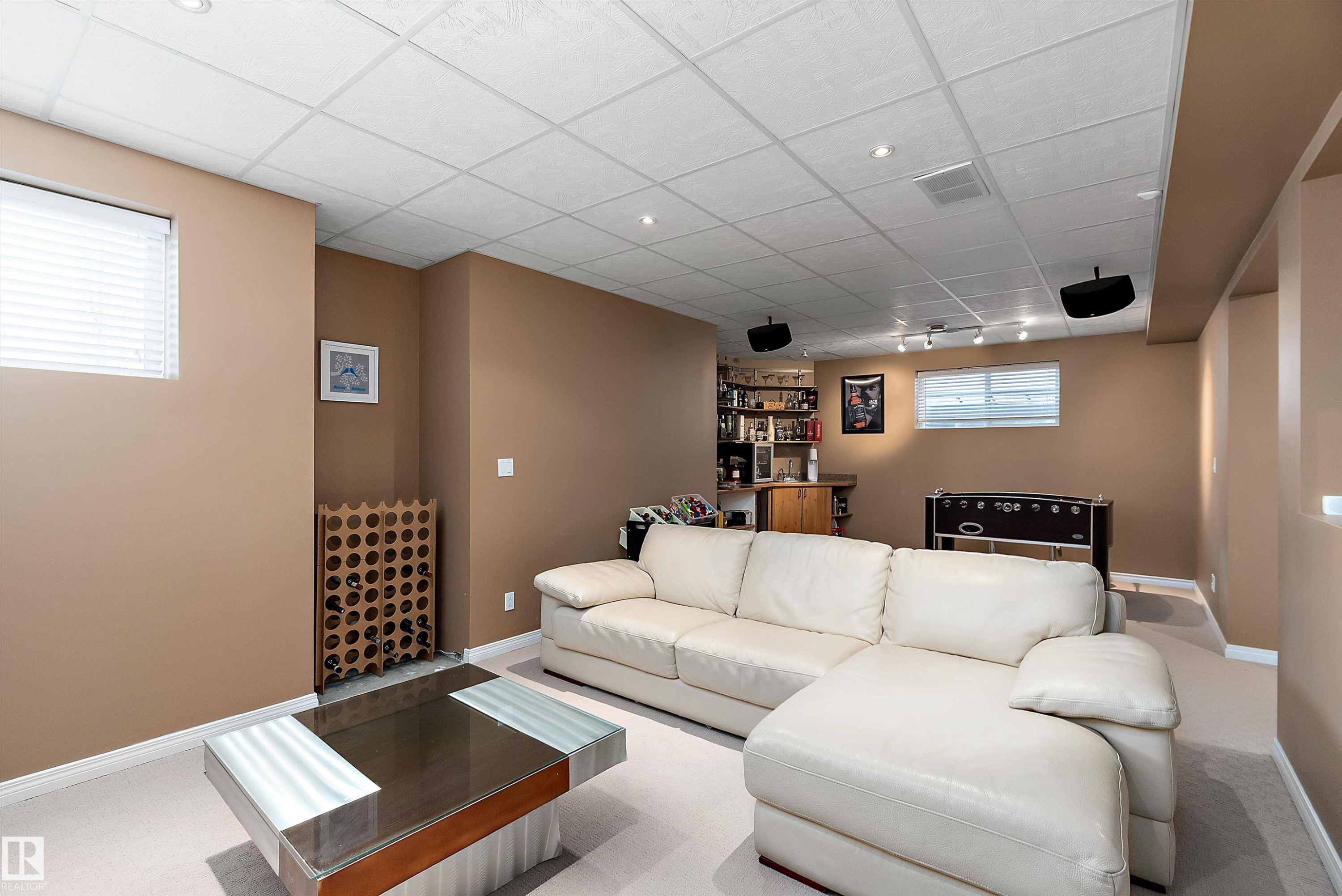 1105 Klarvatten Cove, Edmonton, AB - Indoor Photo Showing Other Room