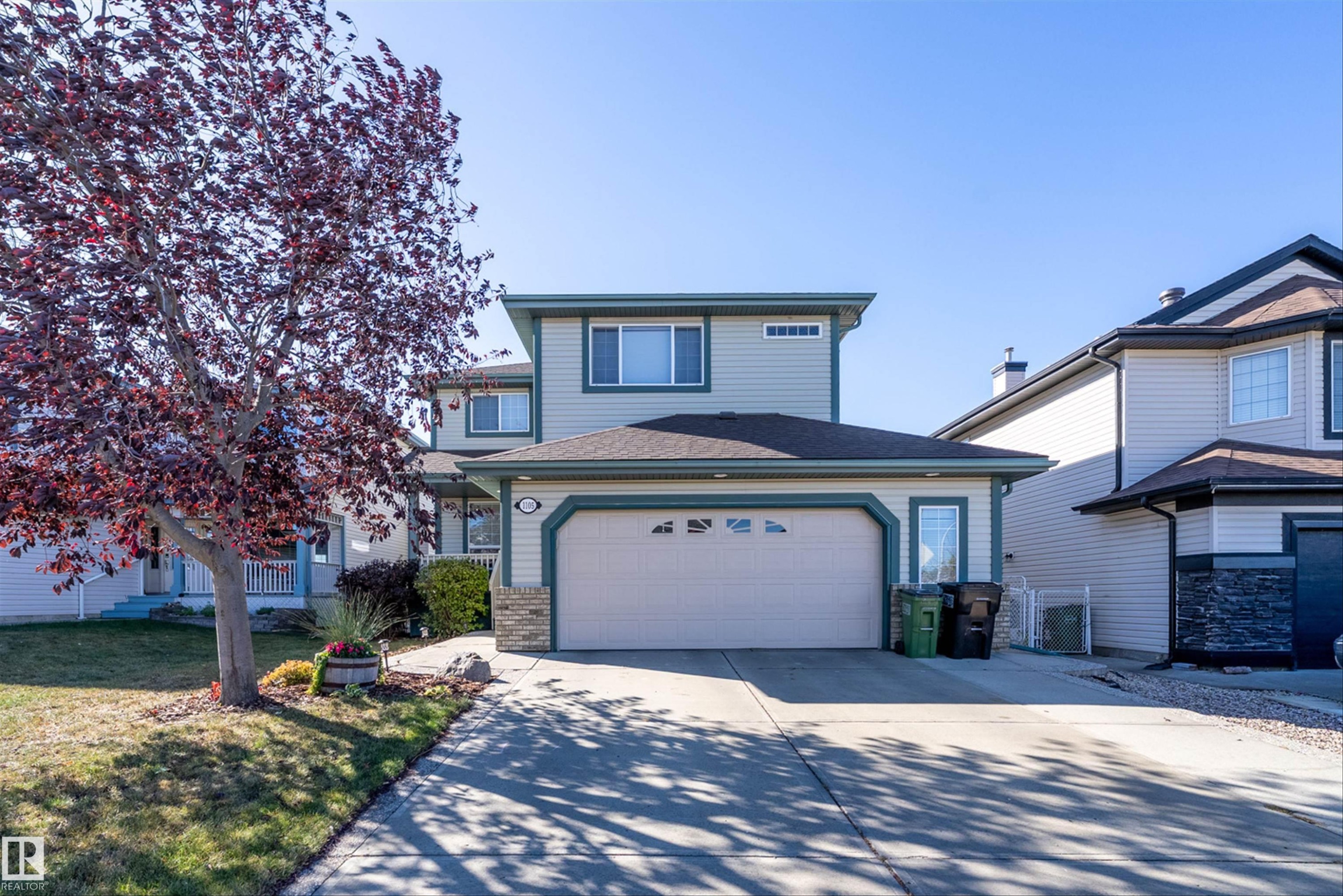 1105 Klarvatten Cove, Edmonton, AB - Outdoor With Facade