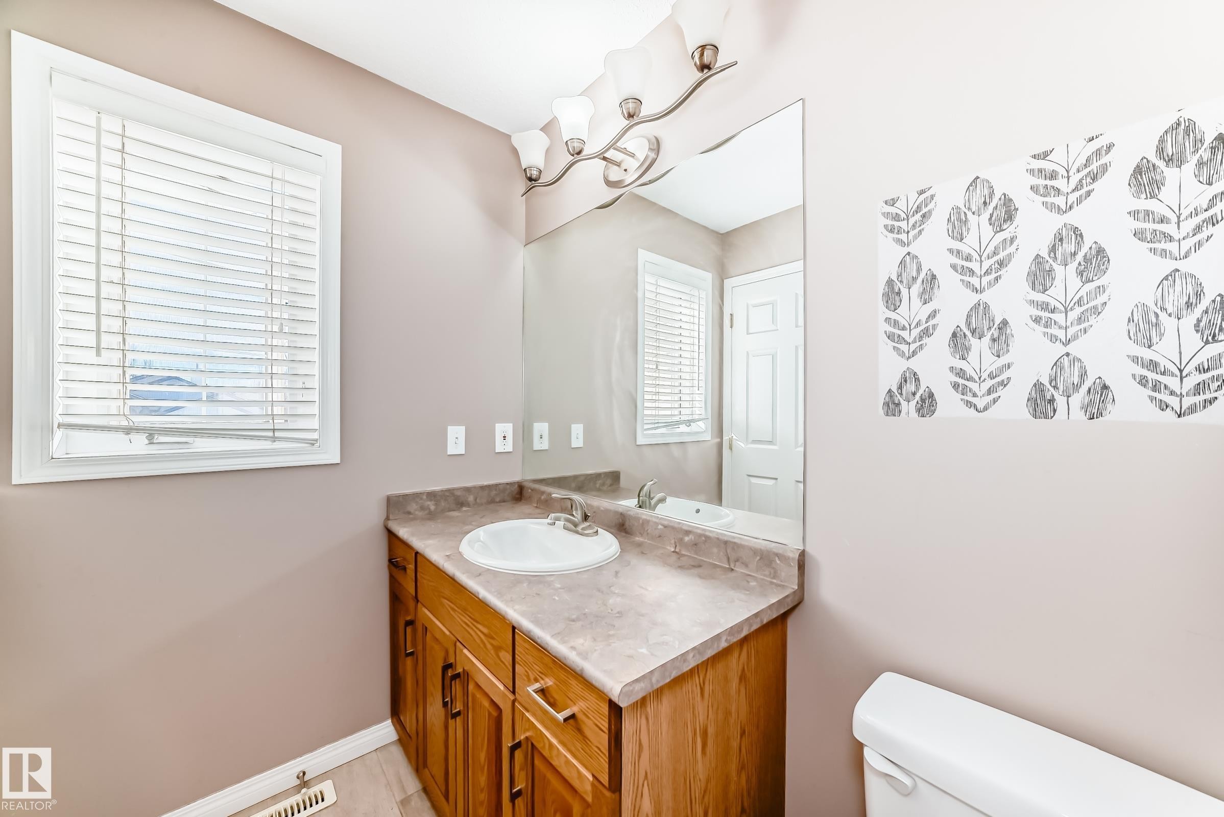 16348 89 Street, Edmonton, AB - Indoor Photo Showing Bathroom