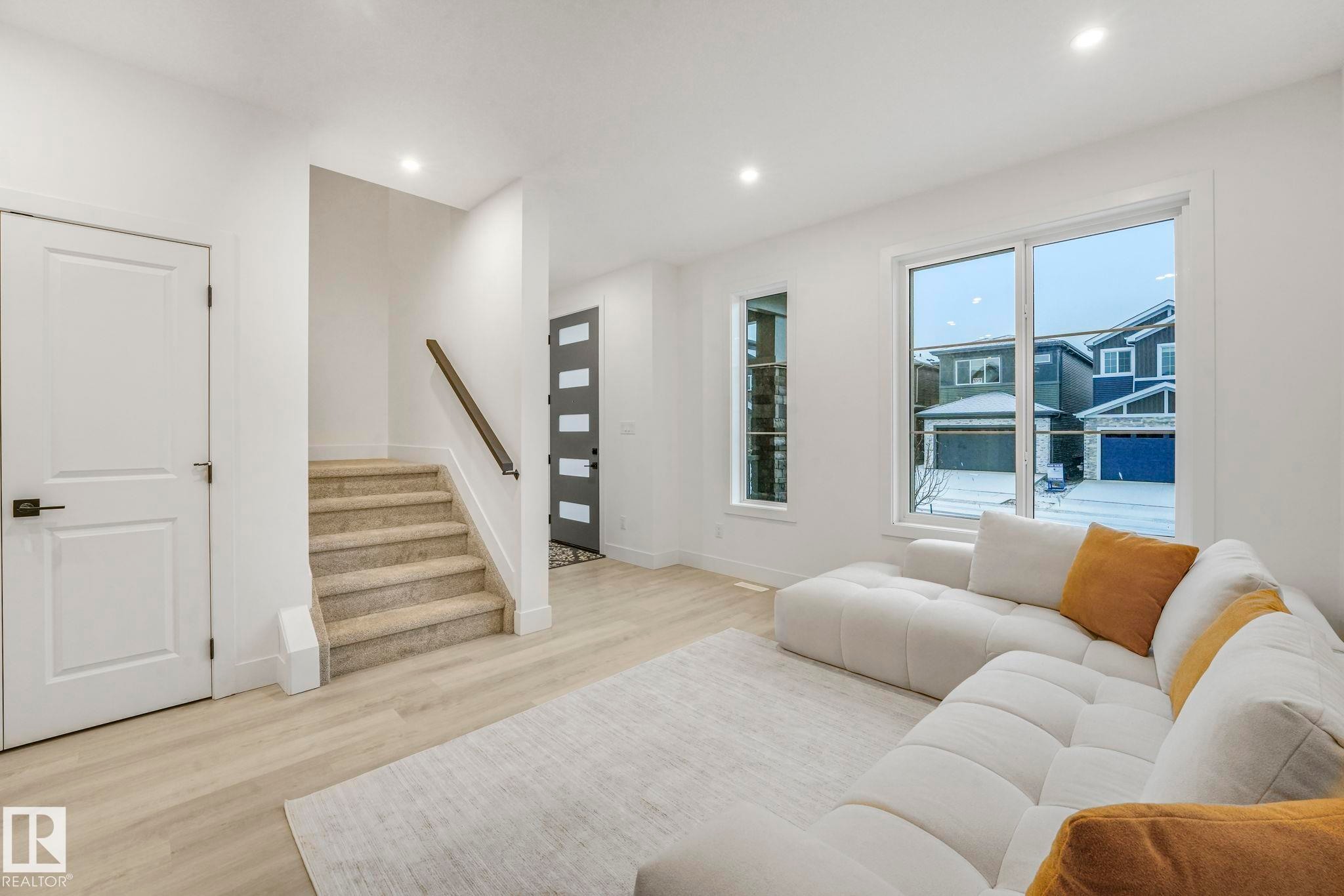 3518 42 Ave, Beaumont, AB - Indoor