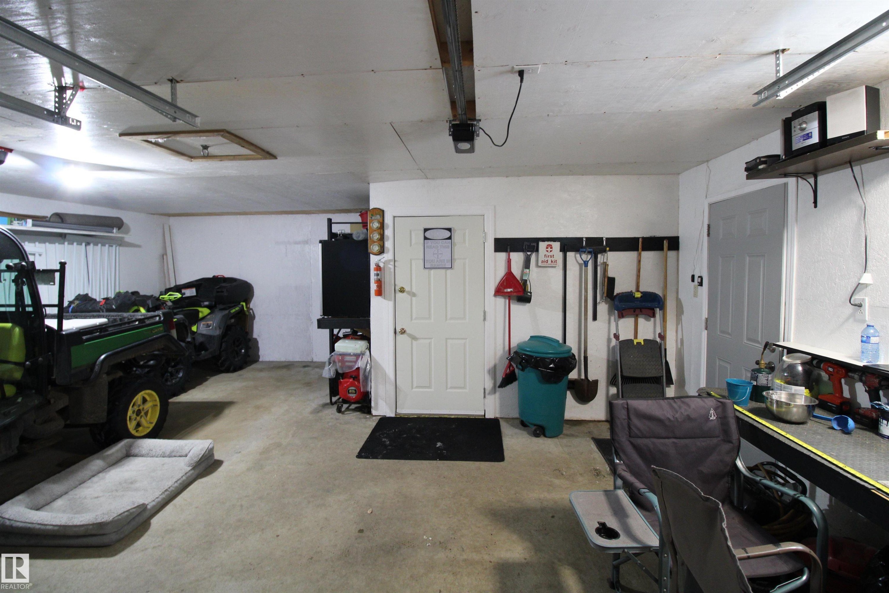 2971 Townsite Crescent, Calling Lake, AB