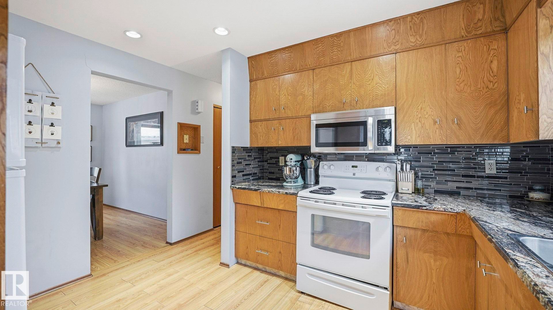 8911 83 Avenue, Edmonton, AB - Indoor Photo Showing Kitchen
