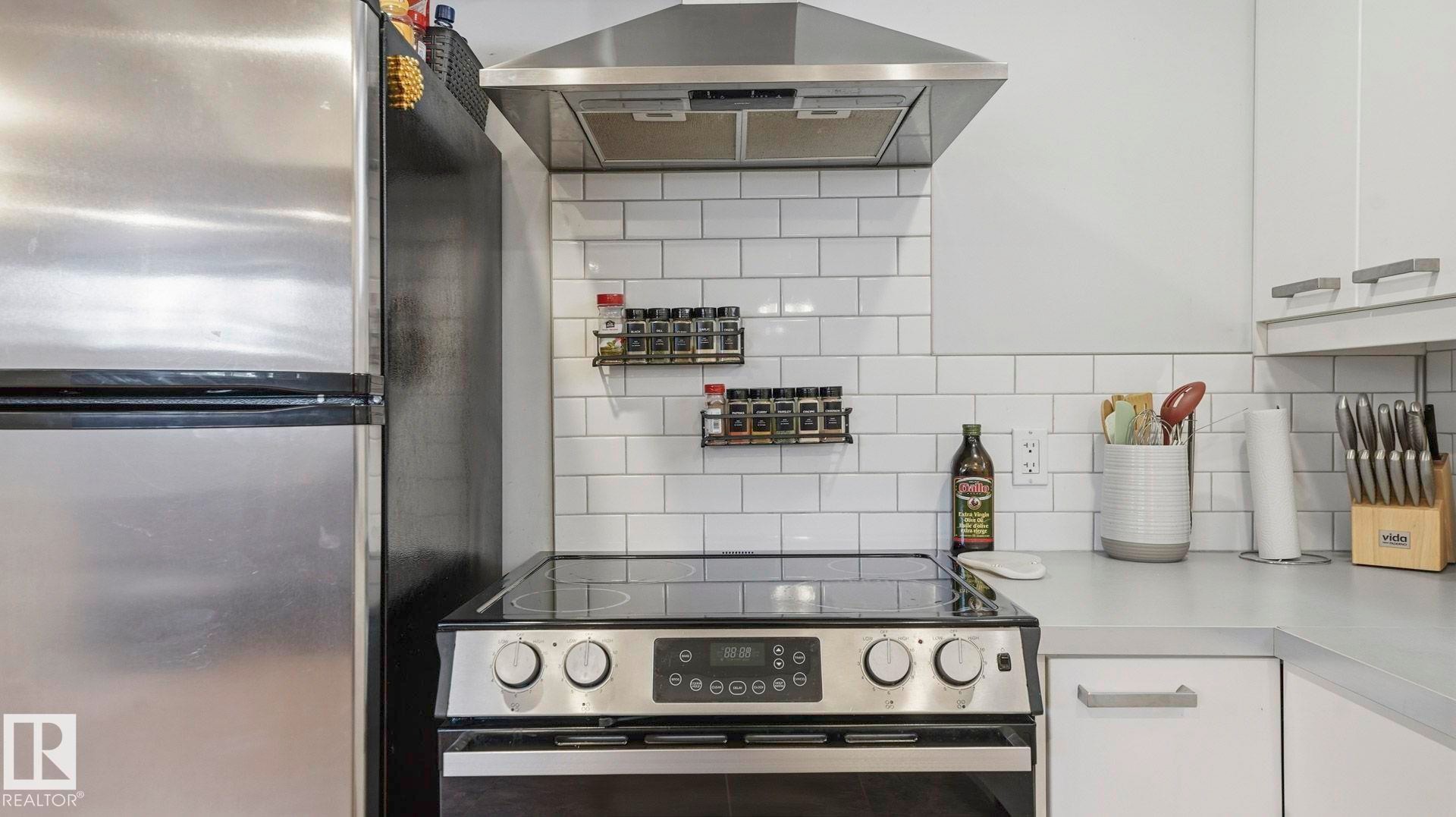 8911 83 Avenue, Edmonton, AB - Indoor Photo Showing Kitchen