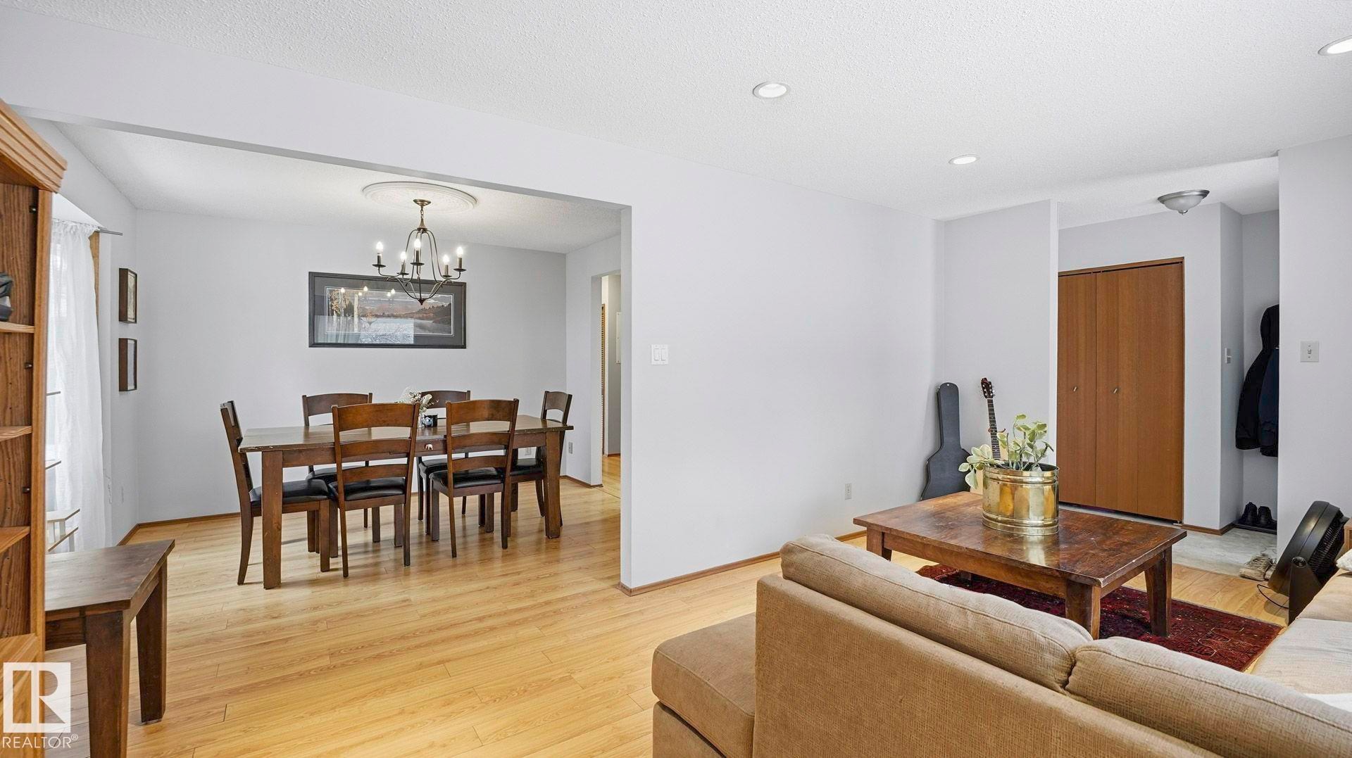 8911 83 Avenue, Edmonton, AB - Indoor