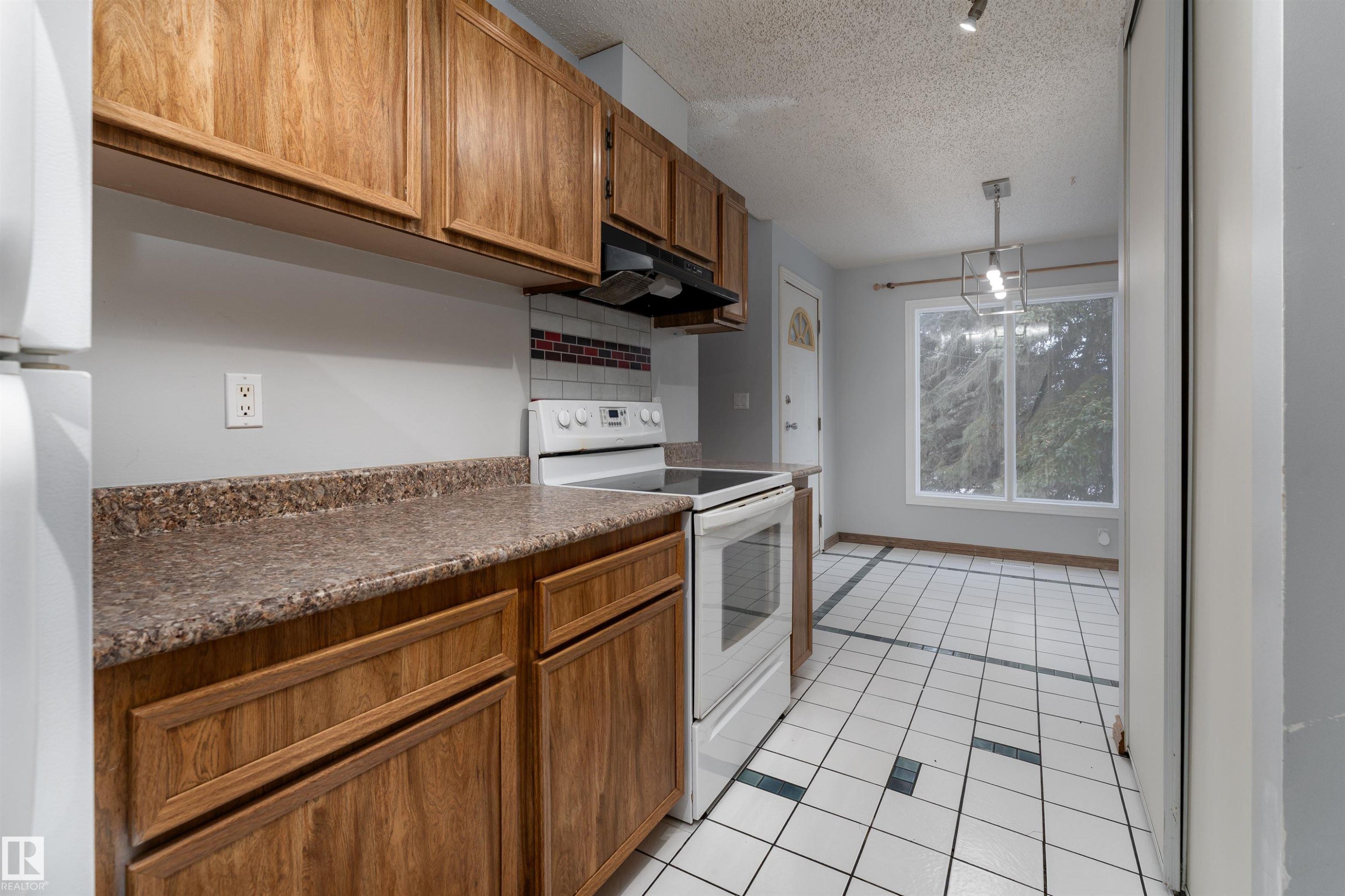 3419 48 Street, Edmonton, AB - Indoor Photo Showing Kitchen