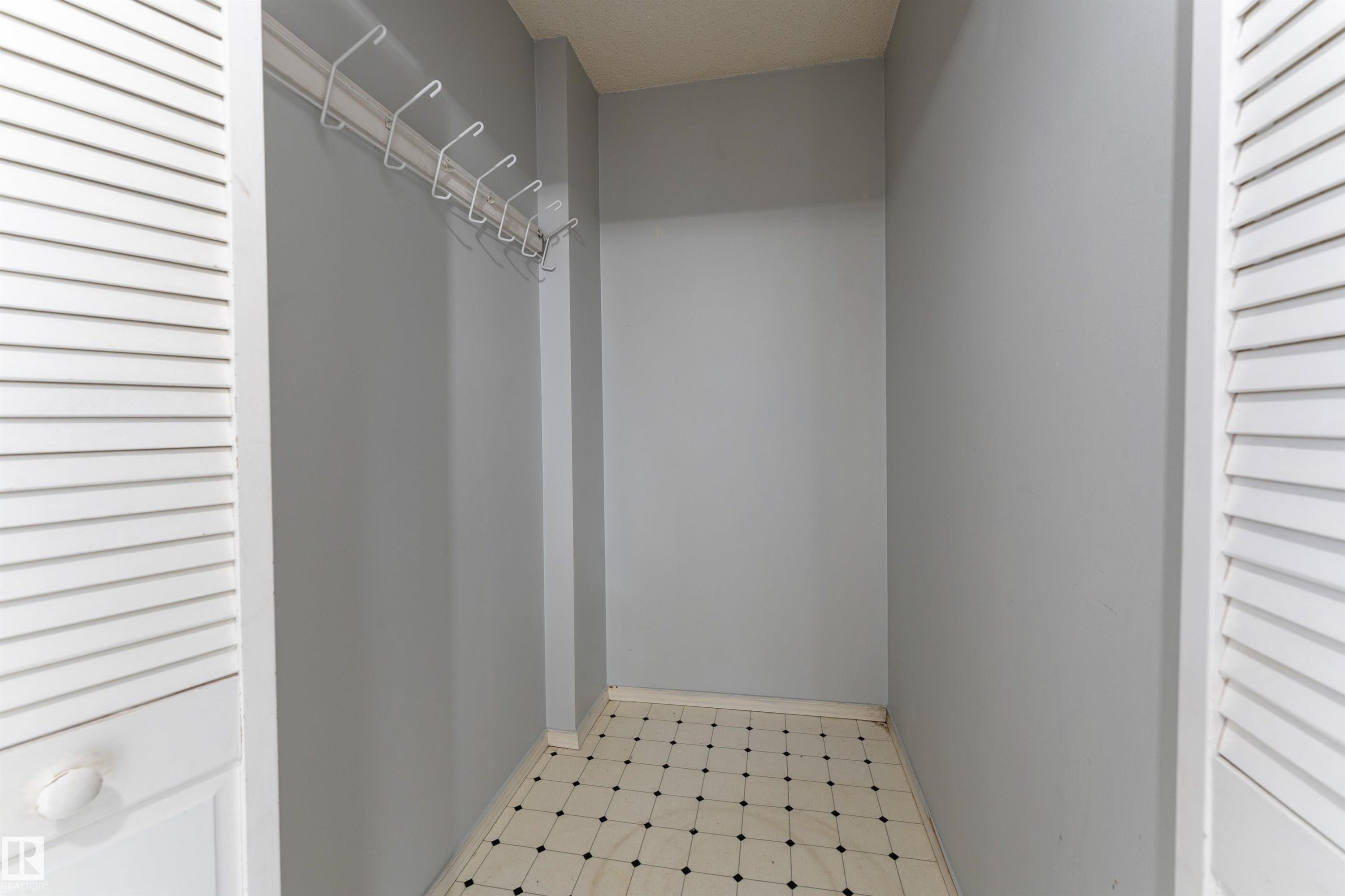 3419 48 Street, Edmonton, AB - Indoor Photo Showing Other Room