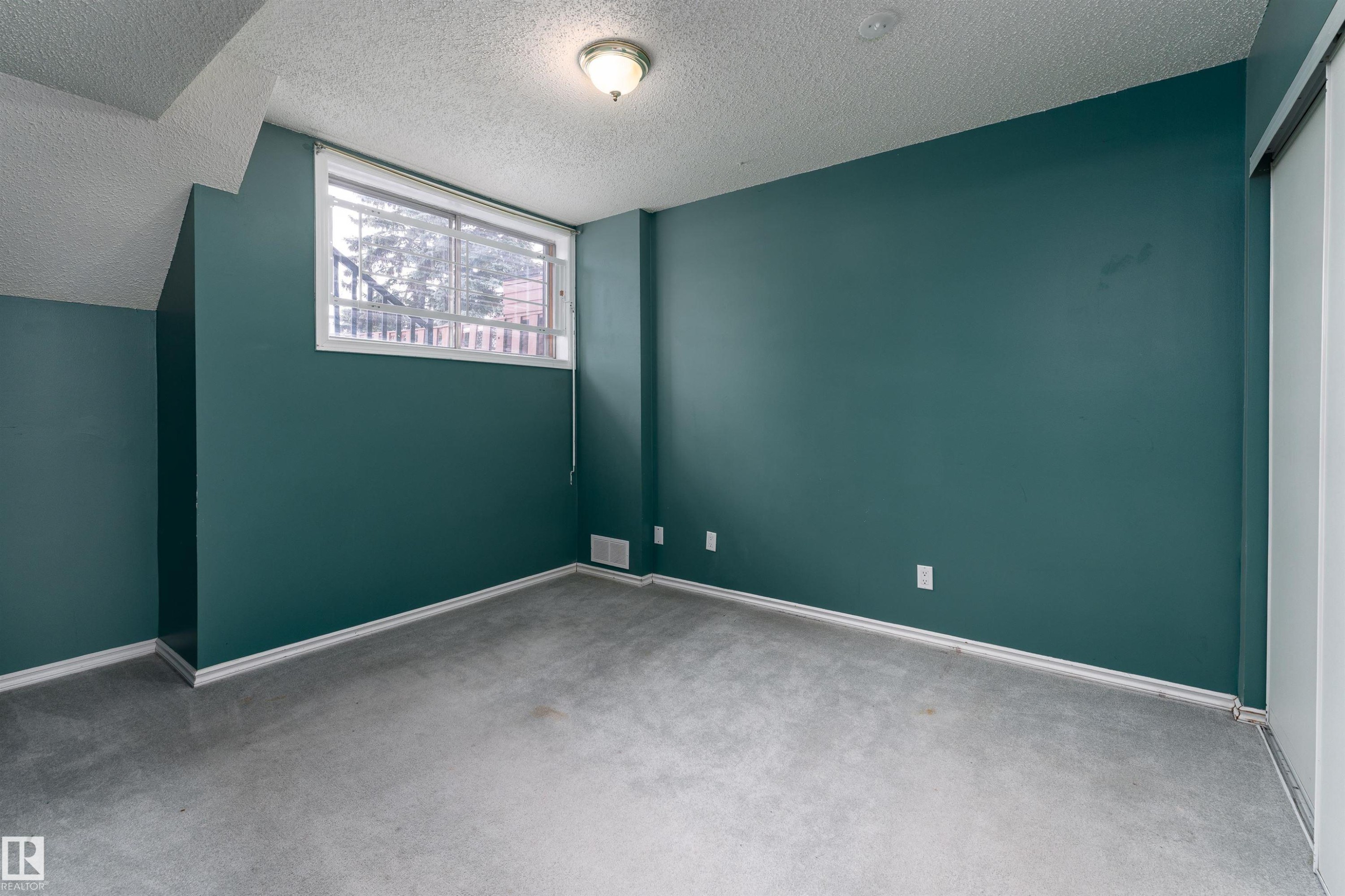3419 48 Street, Edmonton, AB - Indoor Photo Showing Other Room