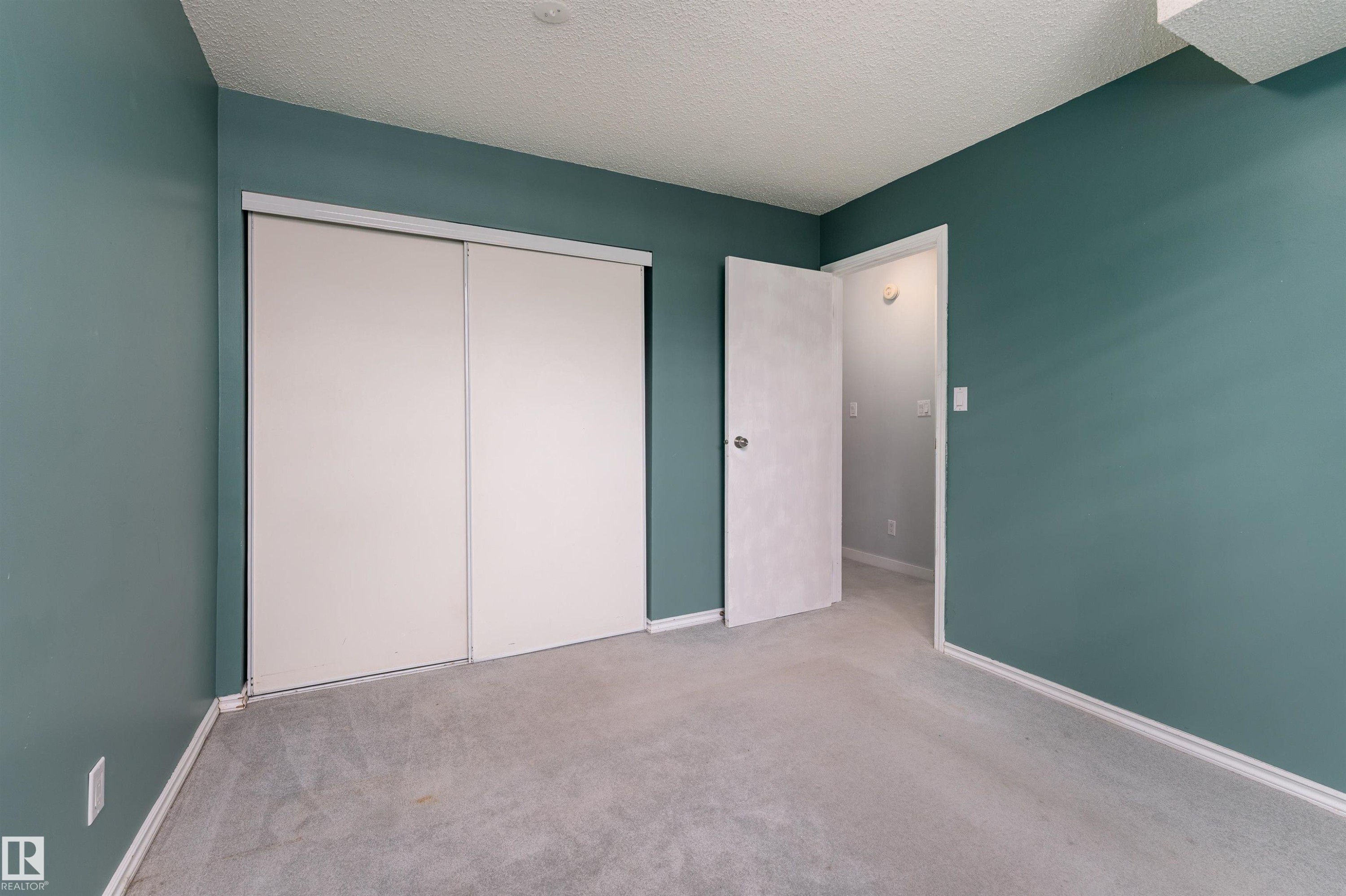 3419 48 Street, Edmonton, AB - Indoor