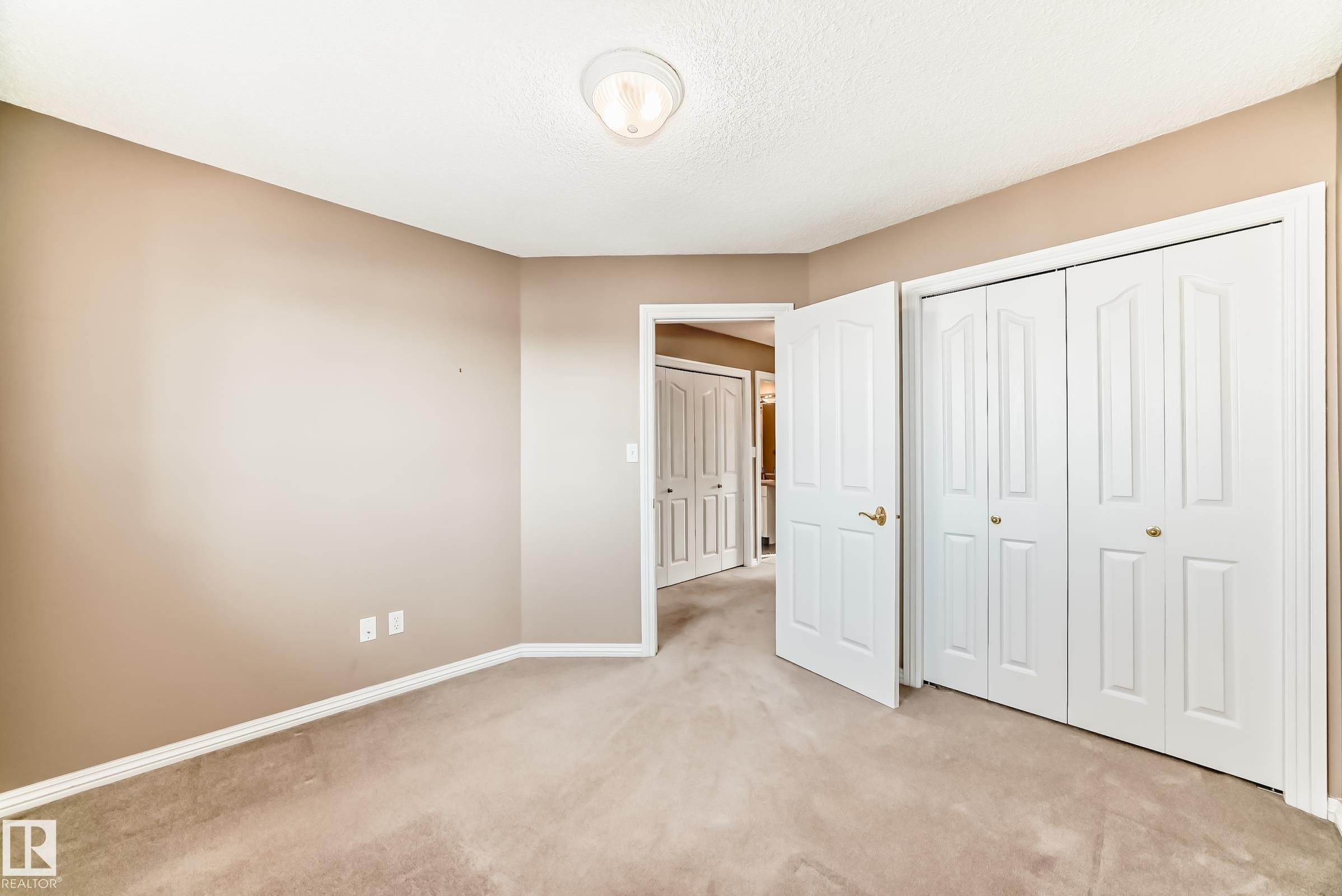 4 2419 133 Avenue, Edmonton, AB - Indoor Photo Showing Other Room