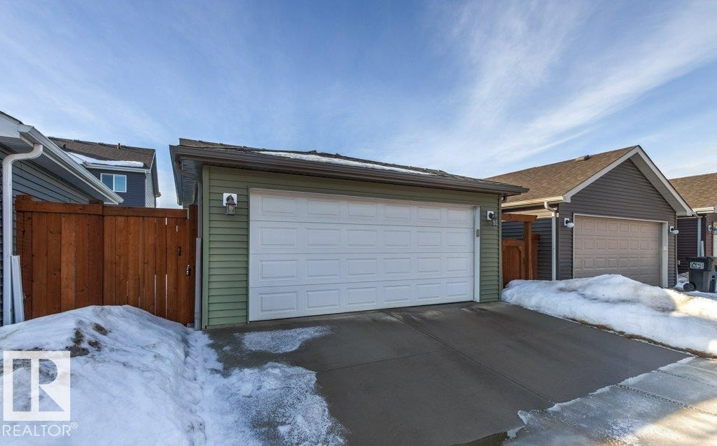 View of detached garage - 3351 Orchards Link, Edmonton, AB - Outdoor