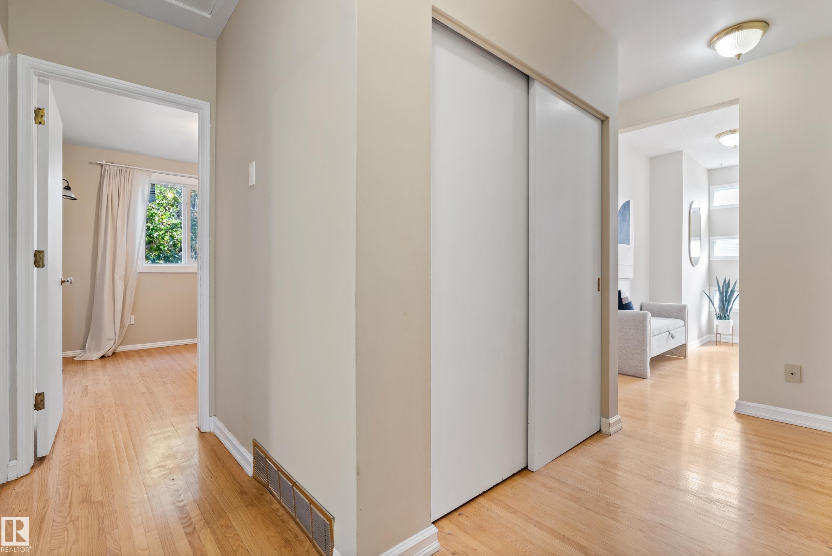 7104 95 Avenue, Edmonton, AB - Indoor Photo Showing Other Room