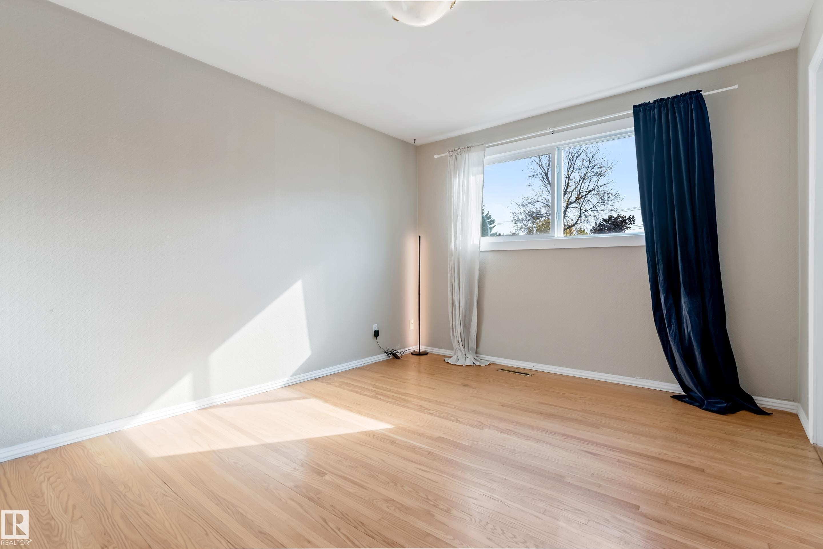 7104 95 Avenue, Edmonton, AB - Indoor Photo Showing Other Room