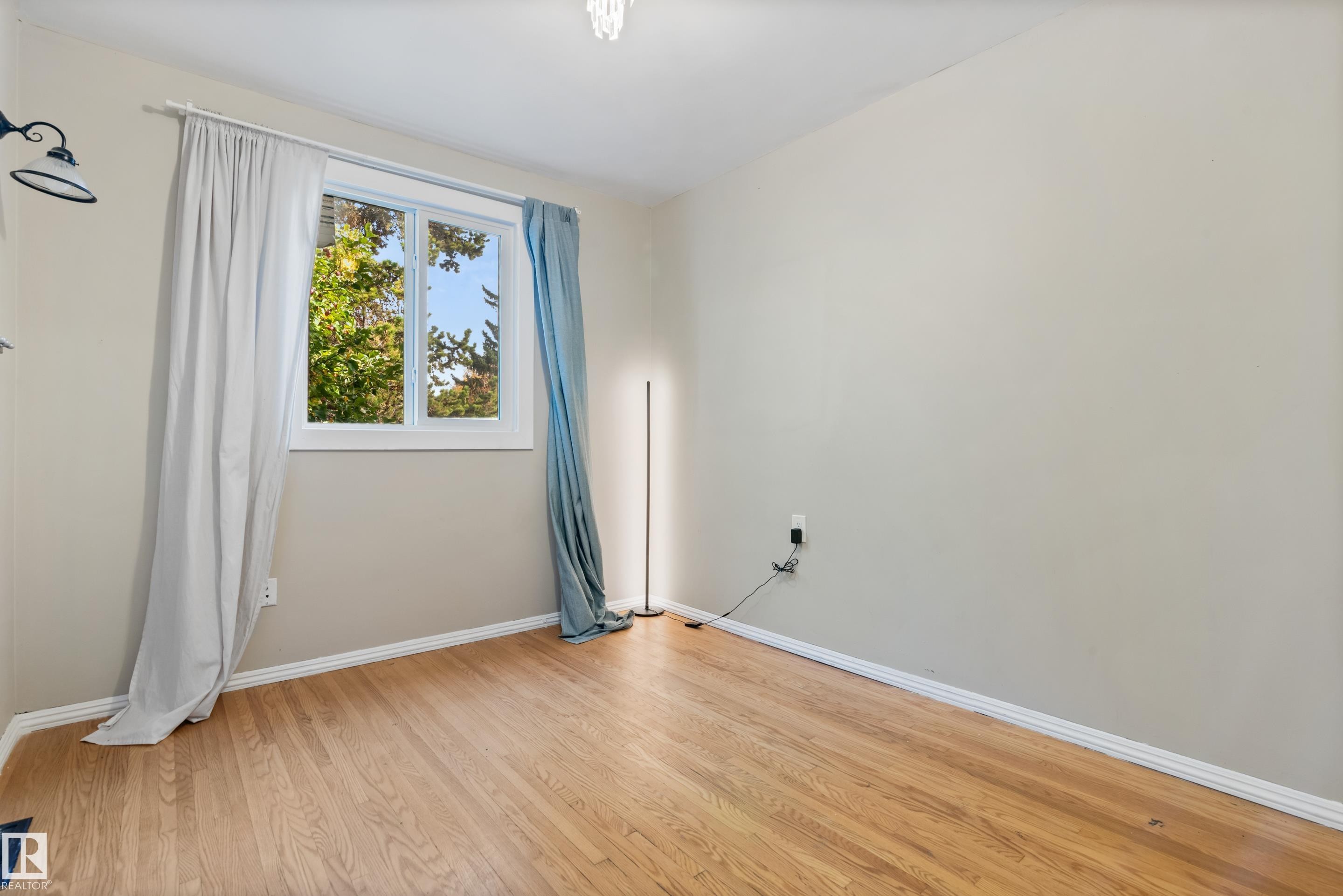 7104 95 Avenue, Edmonton, AB - Indoor Photo Showing Other Room